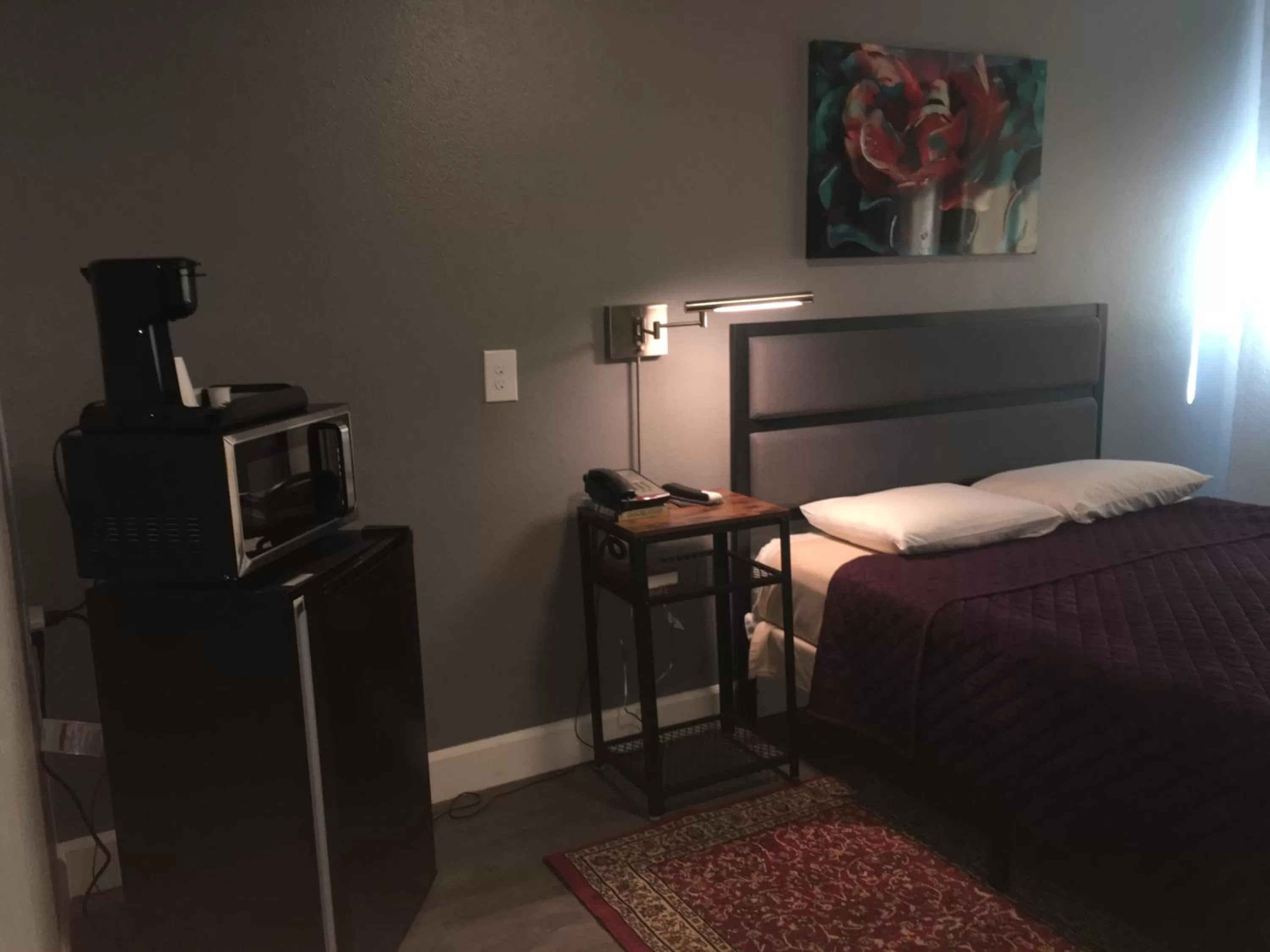 Bed in Aircrest Motel