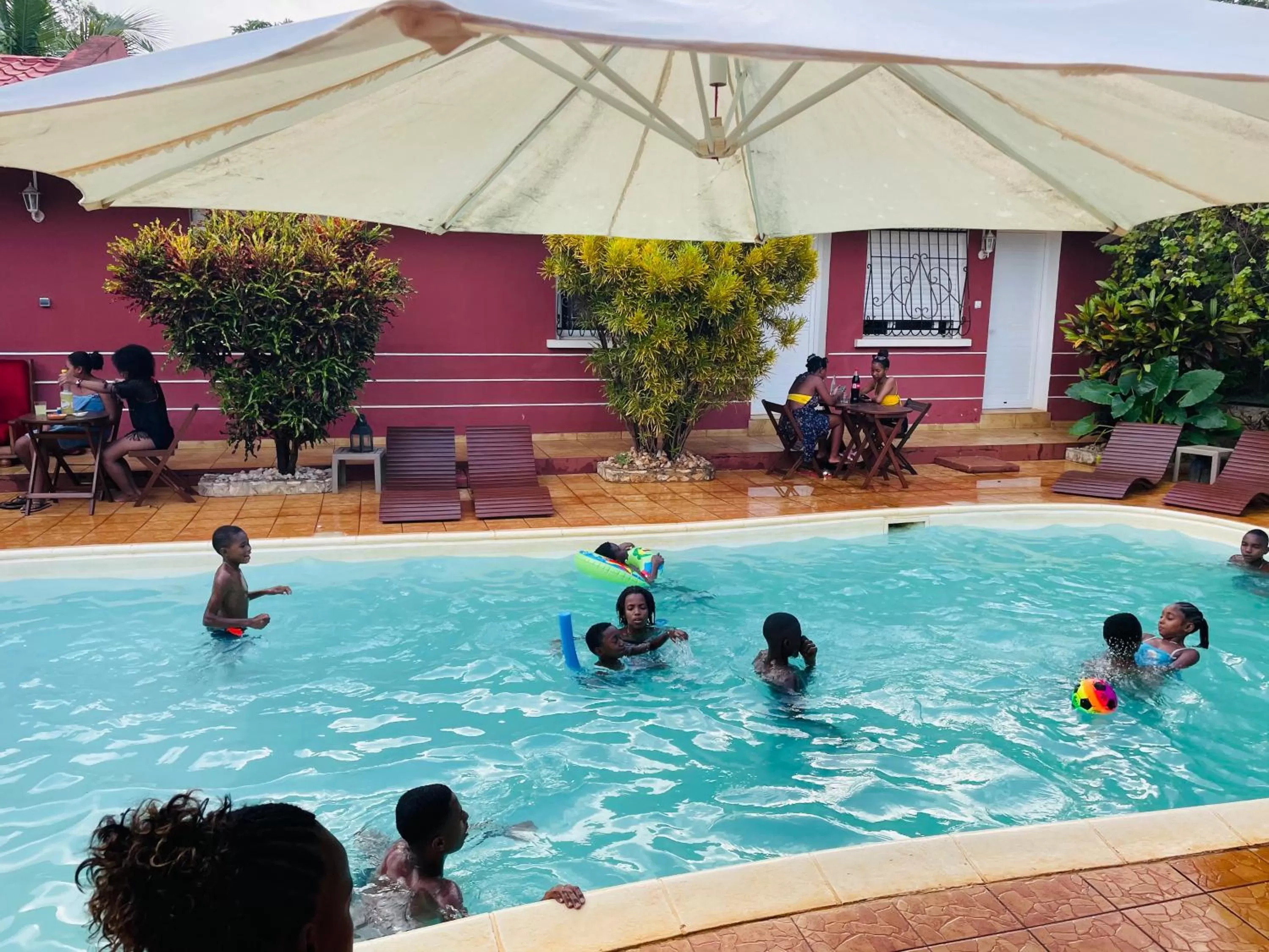 People in Régina Lodge Diégo Suarez Madagascar