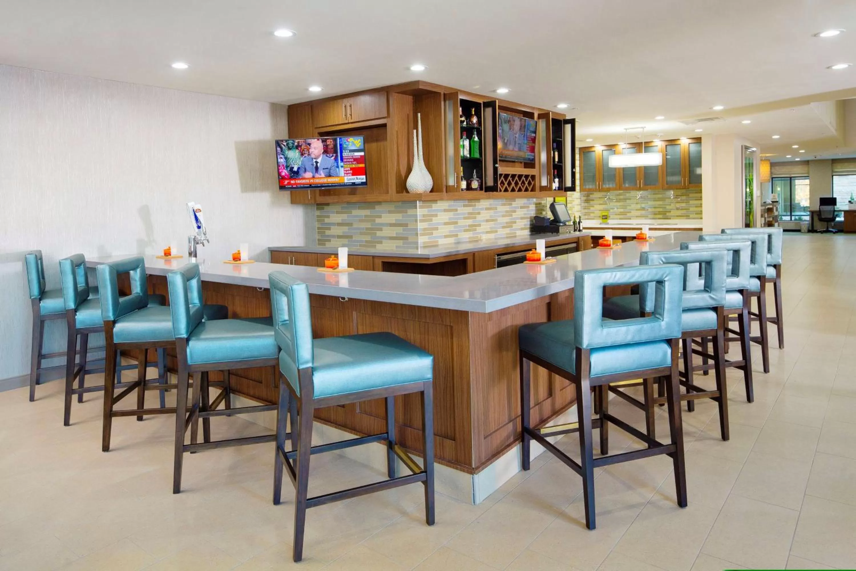 Lounge or bar in Longview Hilton Garden Inn