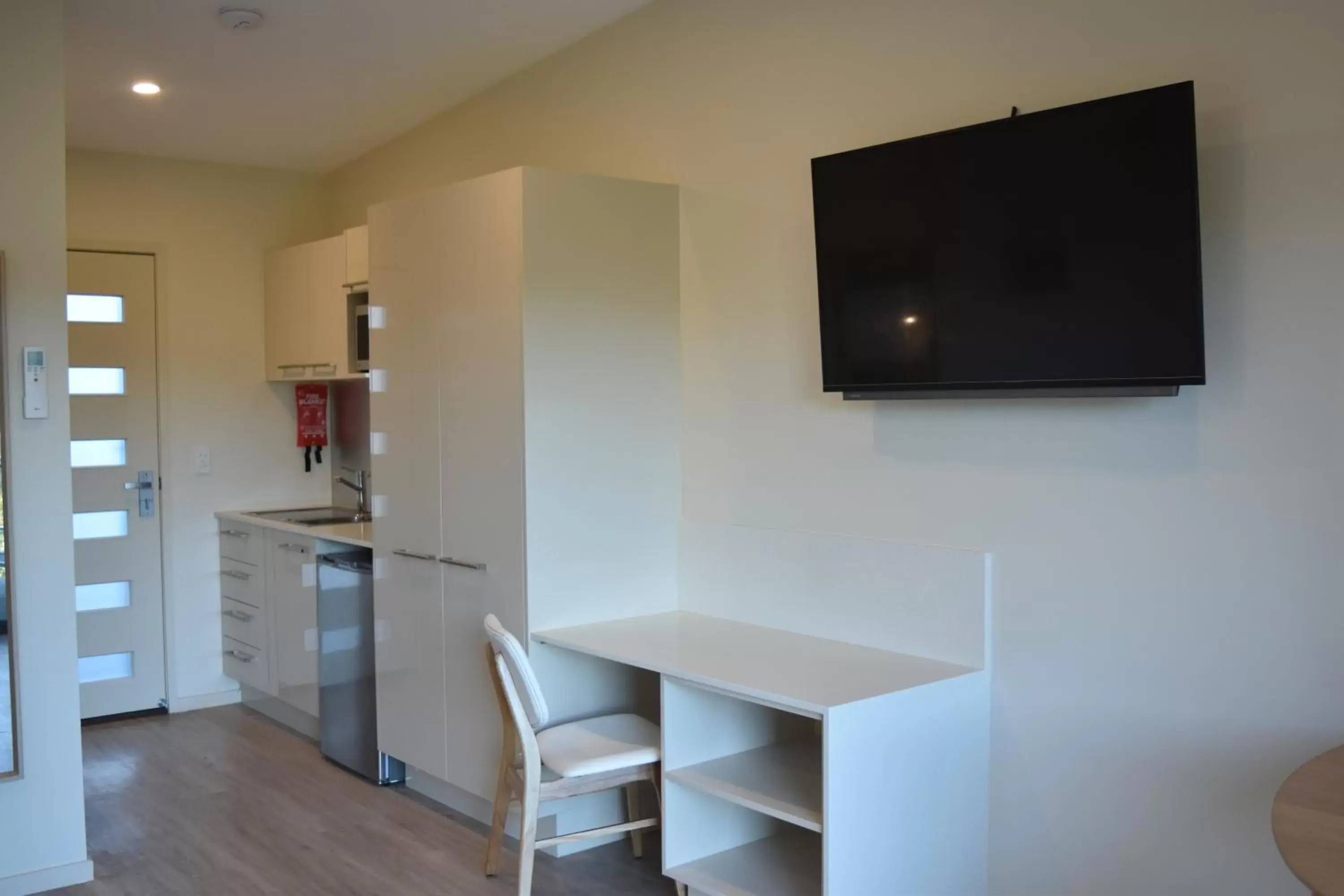 Deluxe King Room in Mapleton Springs Deluxe King Room in Mapleton Springs