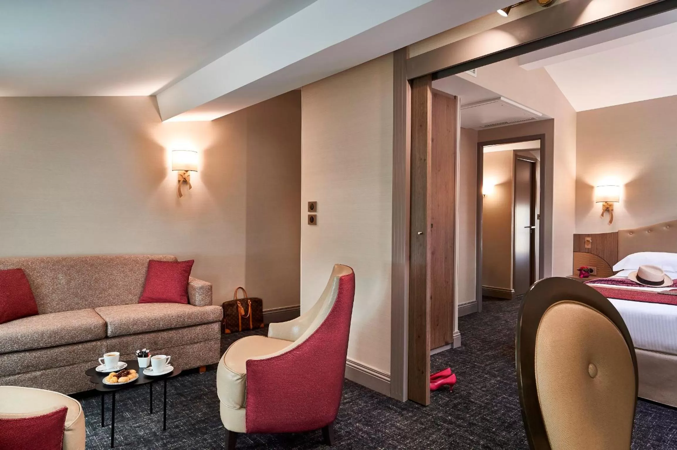 Living room, Bed in Best Western Premier HBEO Bordeaux Centre