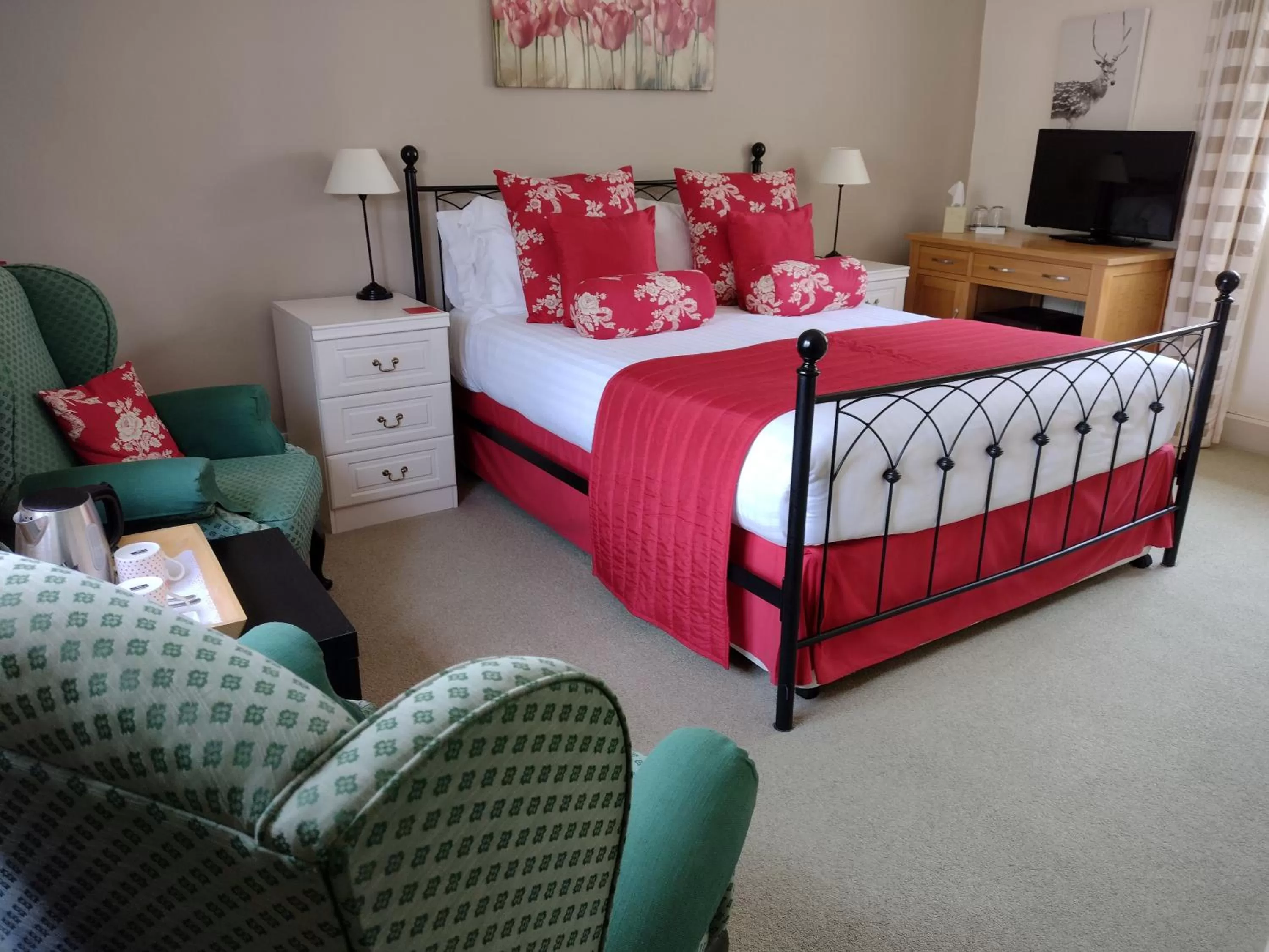 King Room with Garden View in Buckley Farmhouse B & B