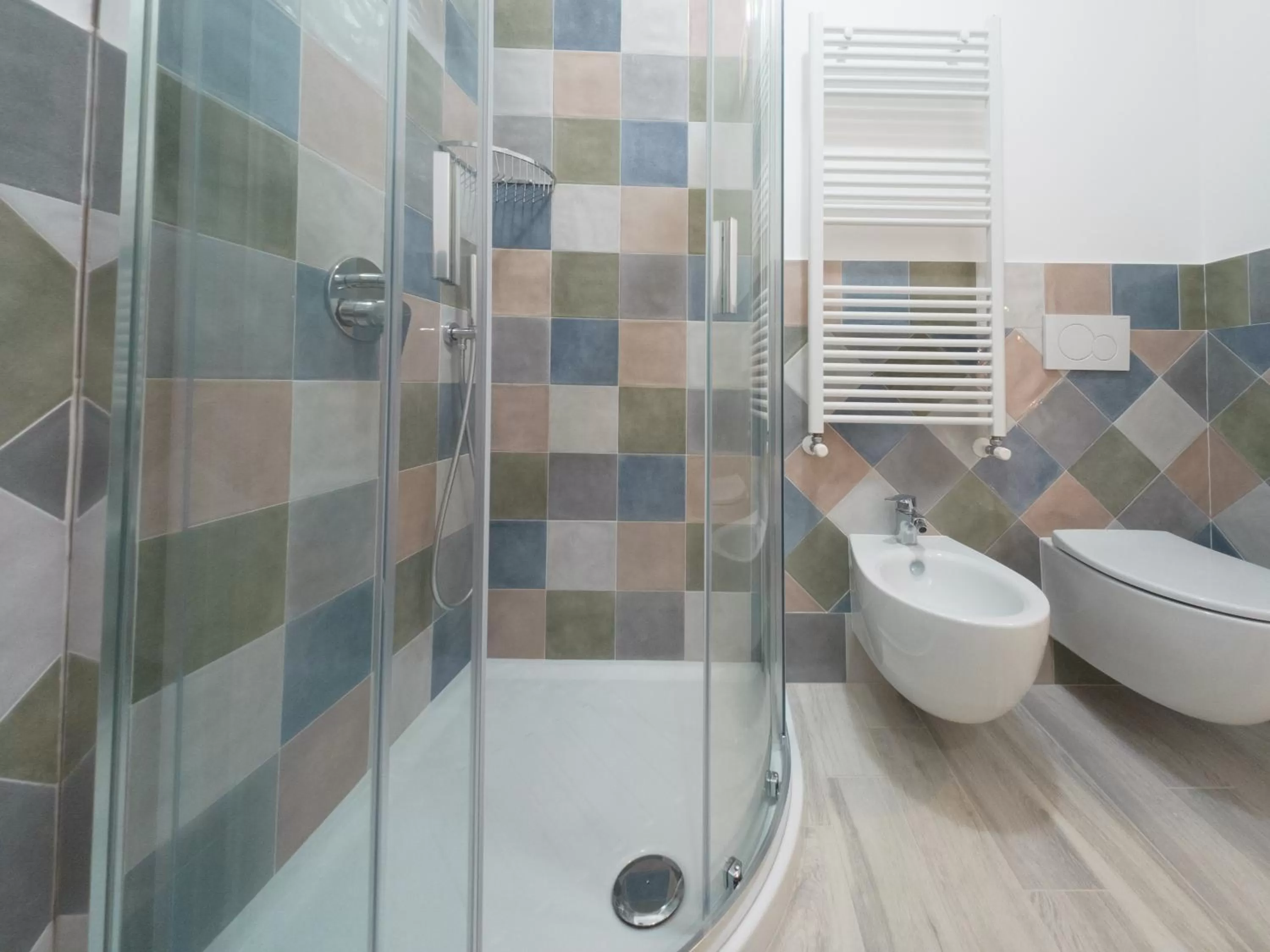 Shower in Sorrento Realty Holidays - The smile of the sun