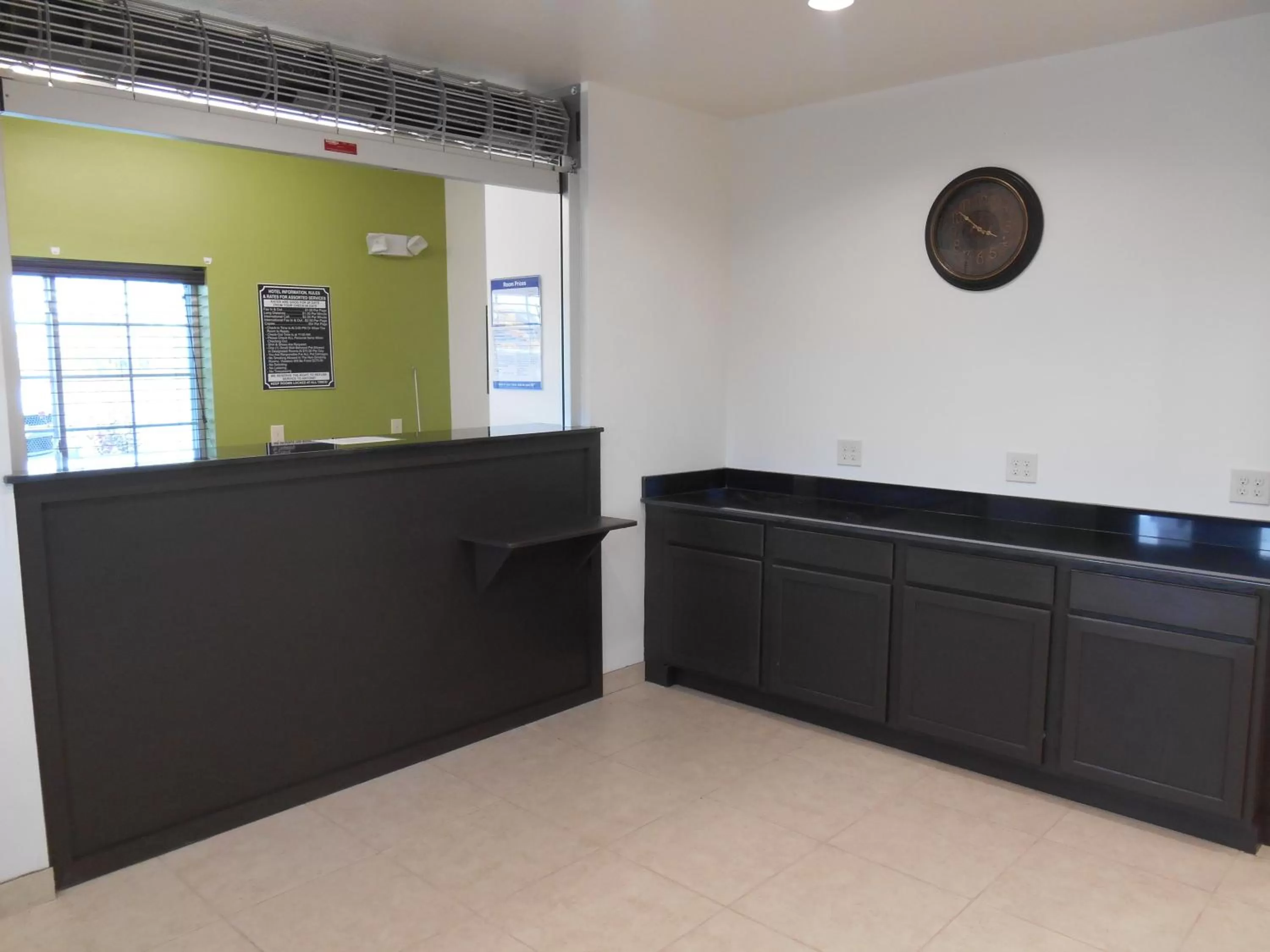 Lobby or reception in Super 8 by Wyndham Kenedy