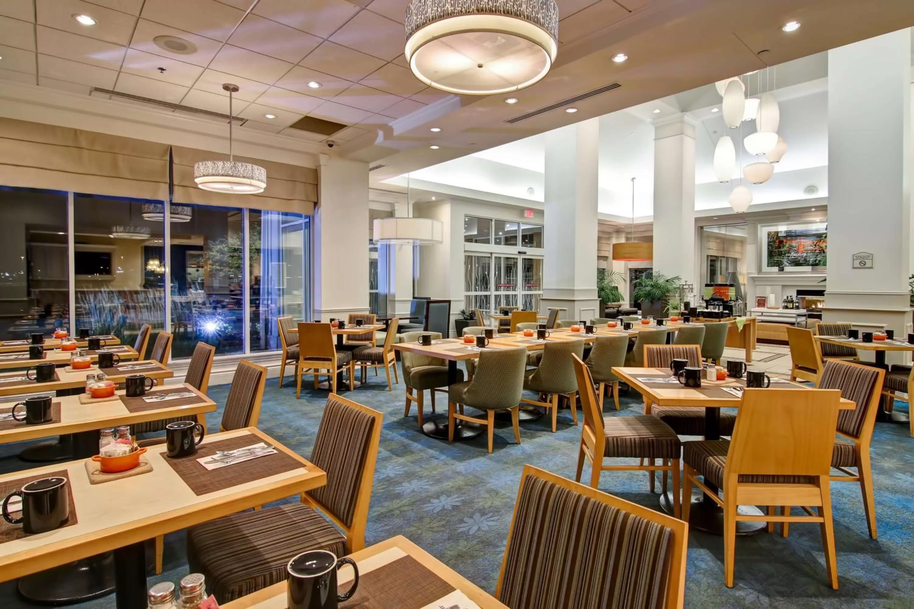 Restaurant/places to eat in Hilton Garden Inn Toronto/Mississauga