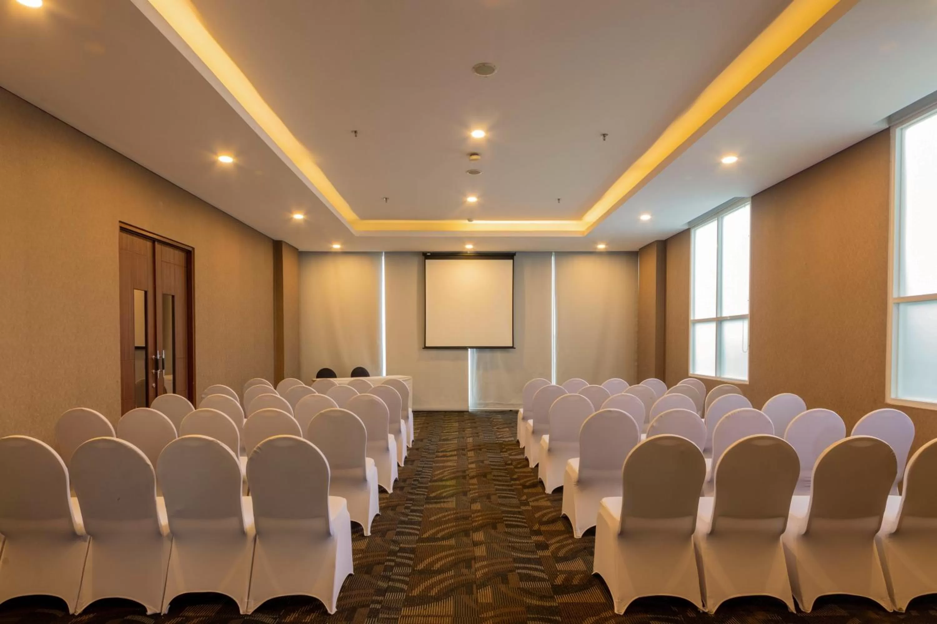 Meeting/conference room in Antero Hotel Jababeka Cikarang