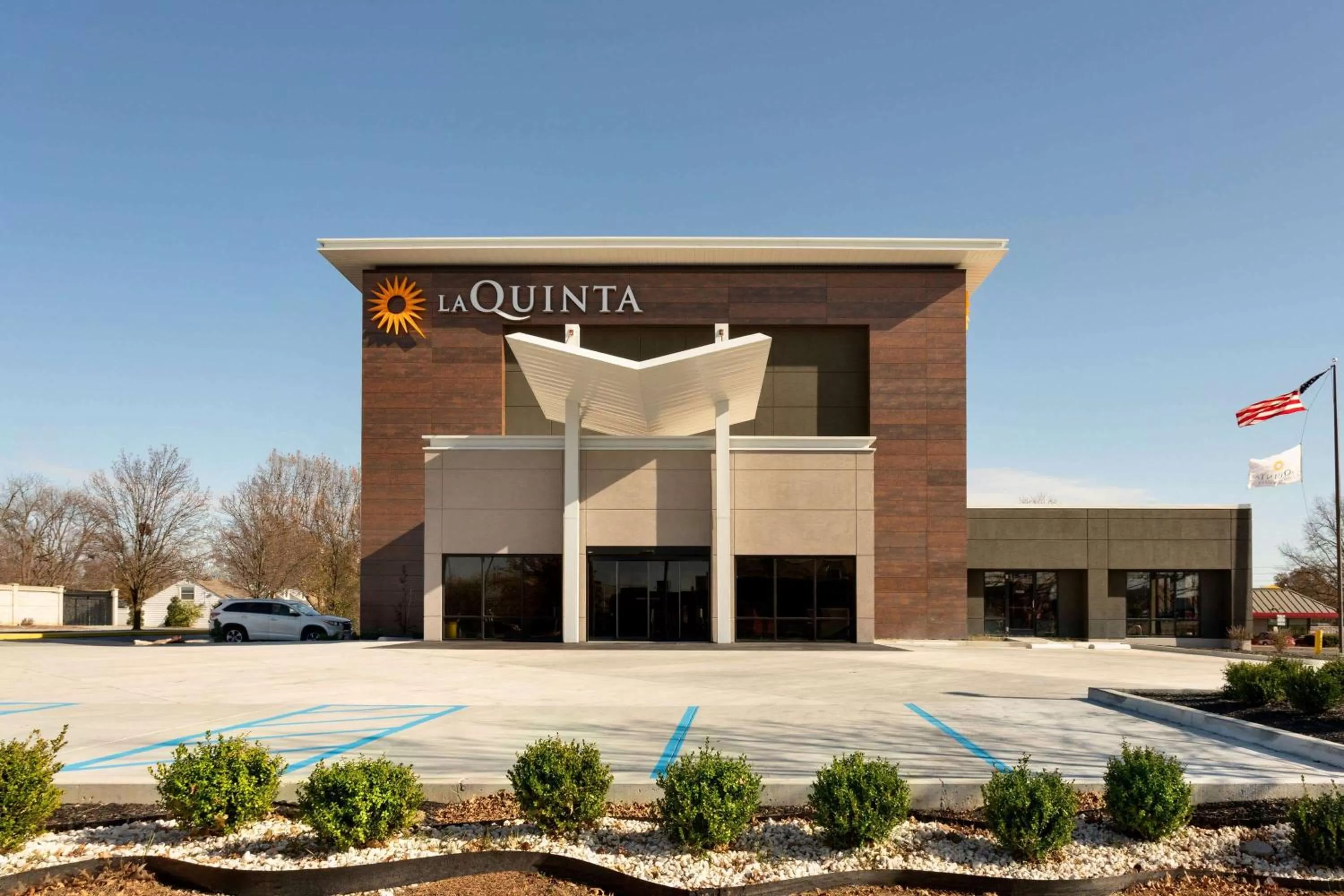 Property building in La Quinta Inn & Suites by Wyndham St Louis Route 66