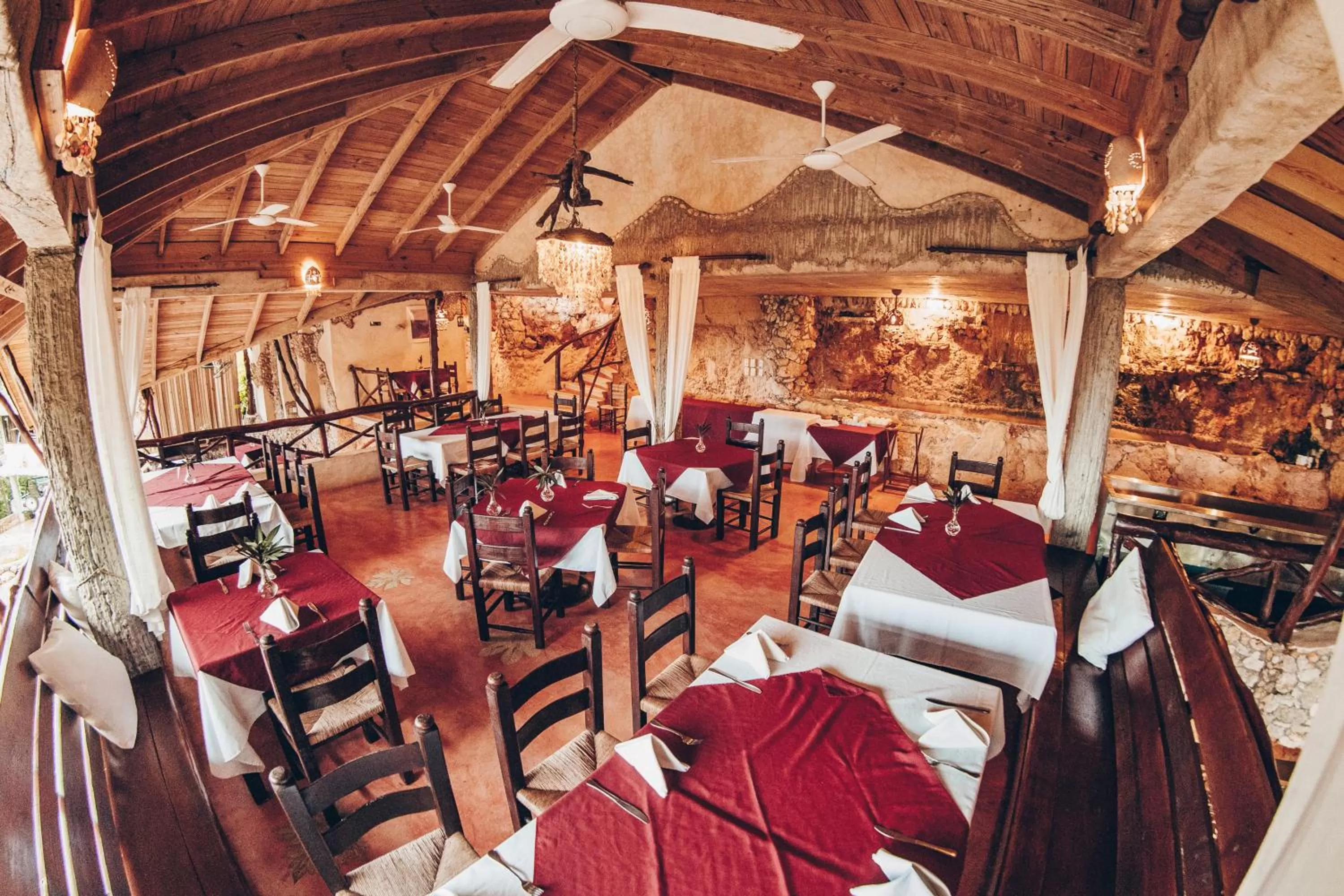 Food in Altos de Caño Hondo