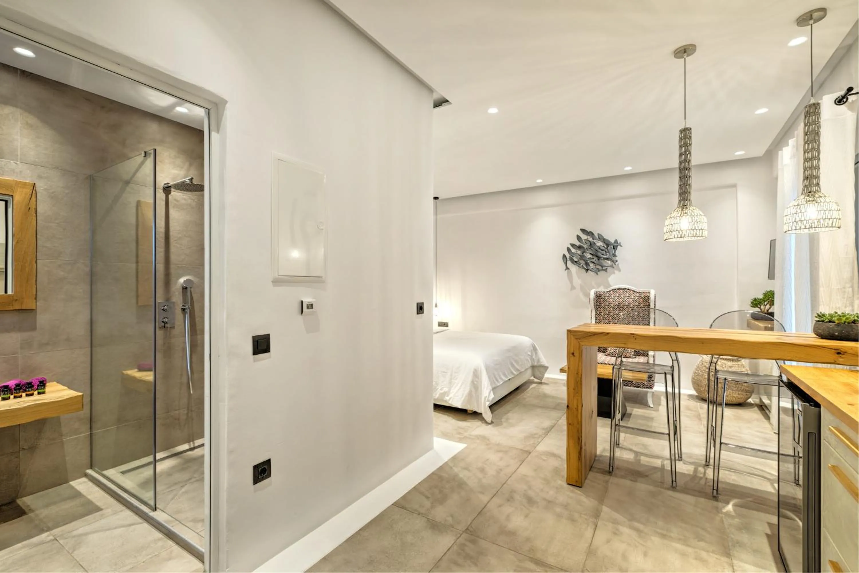 Shower, Bed in Portes Suites & Villas Mykonos