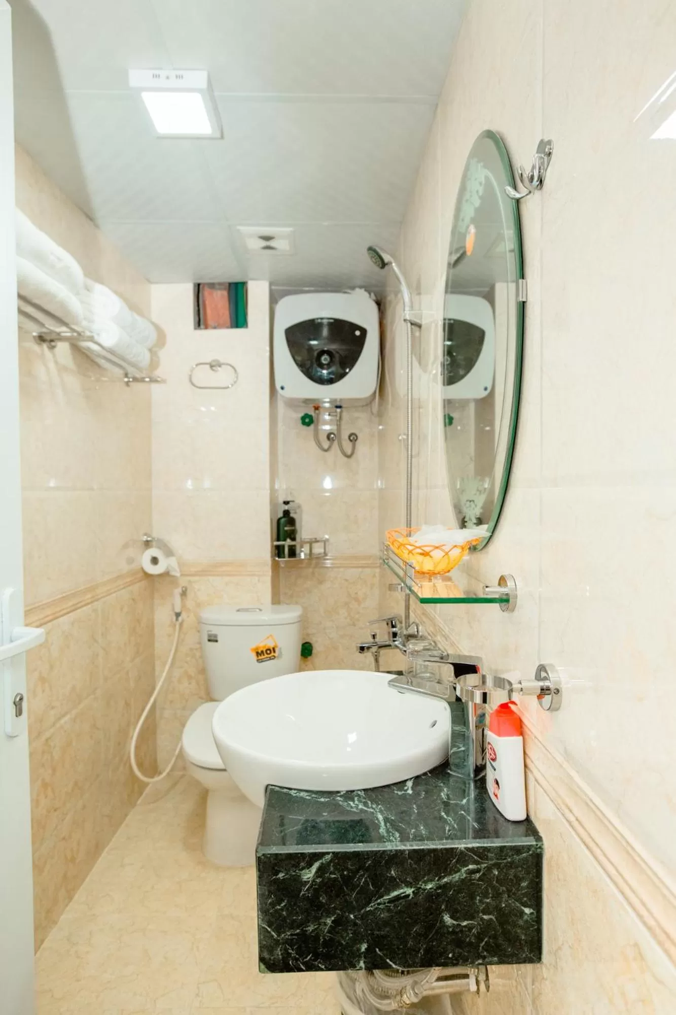 Bathroom in HaLong Starlight Inn & Travel