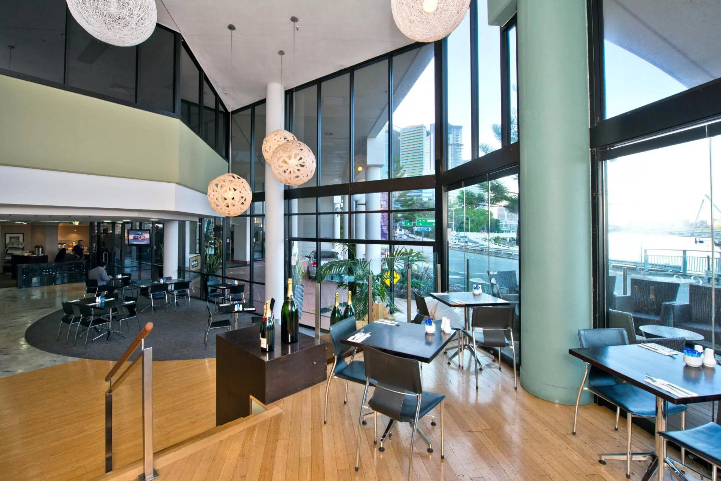 Restaurant/places to eat in Park Regis North Quay