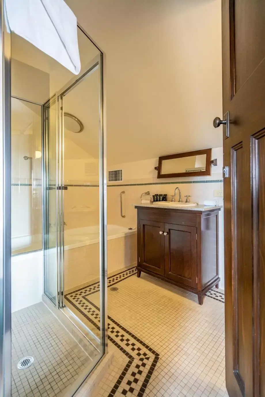 Queen Room with Balcony in Ballina Manor Boutique Hotel Queen Room with Balcony in Ballina Manor Boutique Hotel