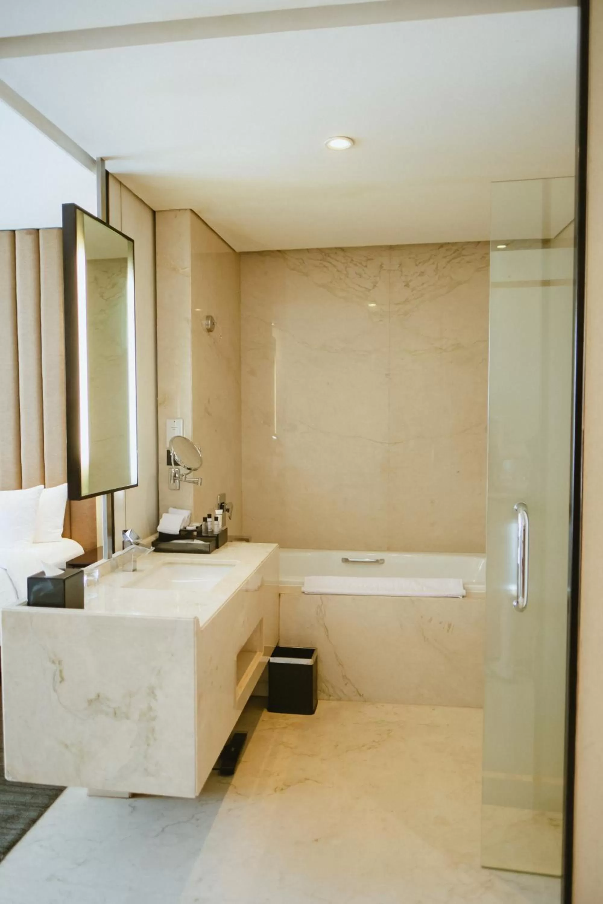 Bathroom in PO Hotel Semarang