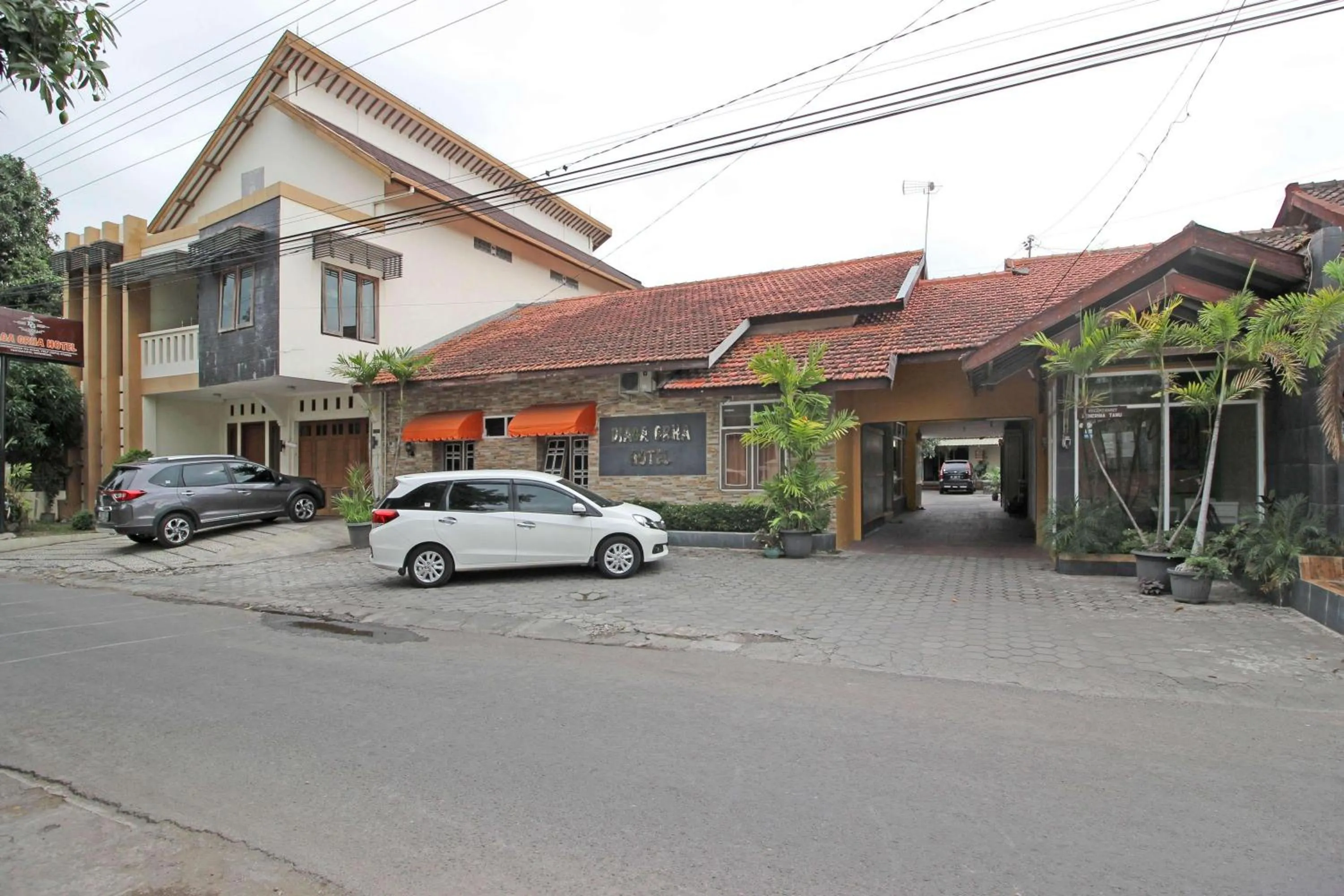 Property building in RedDoorz near Pojok Beteng Prawirotaman