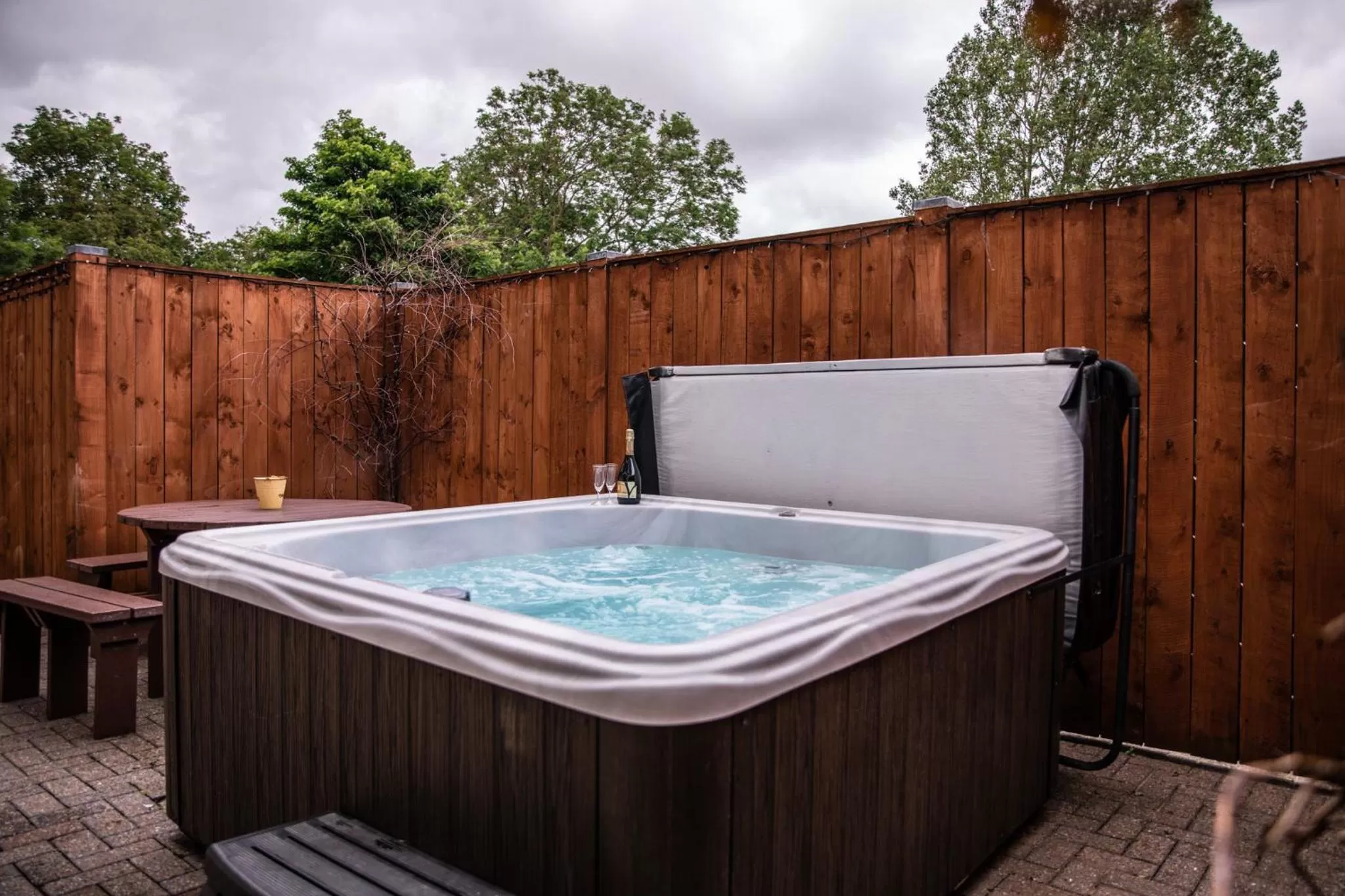 Hot Tub in South Causey Inn
