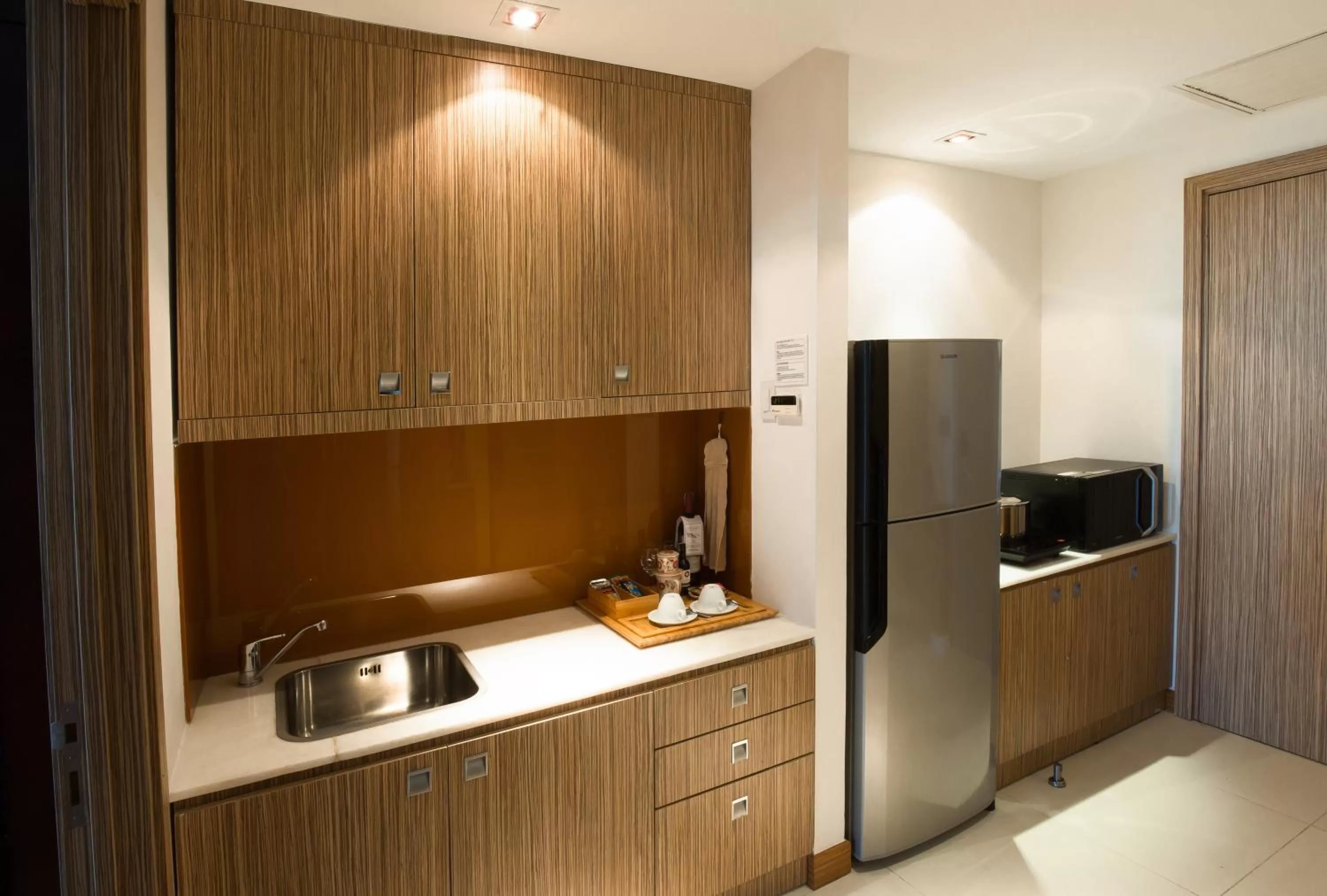Kitchen or kitchenette in The Cliff Resort & Residences