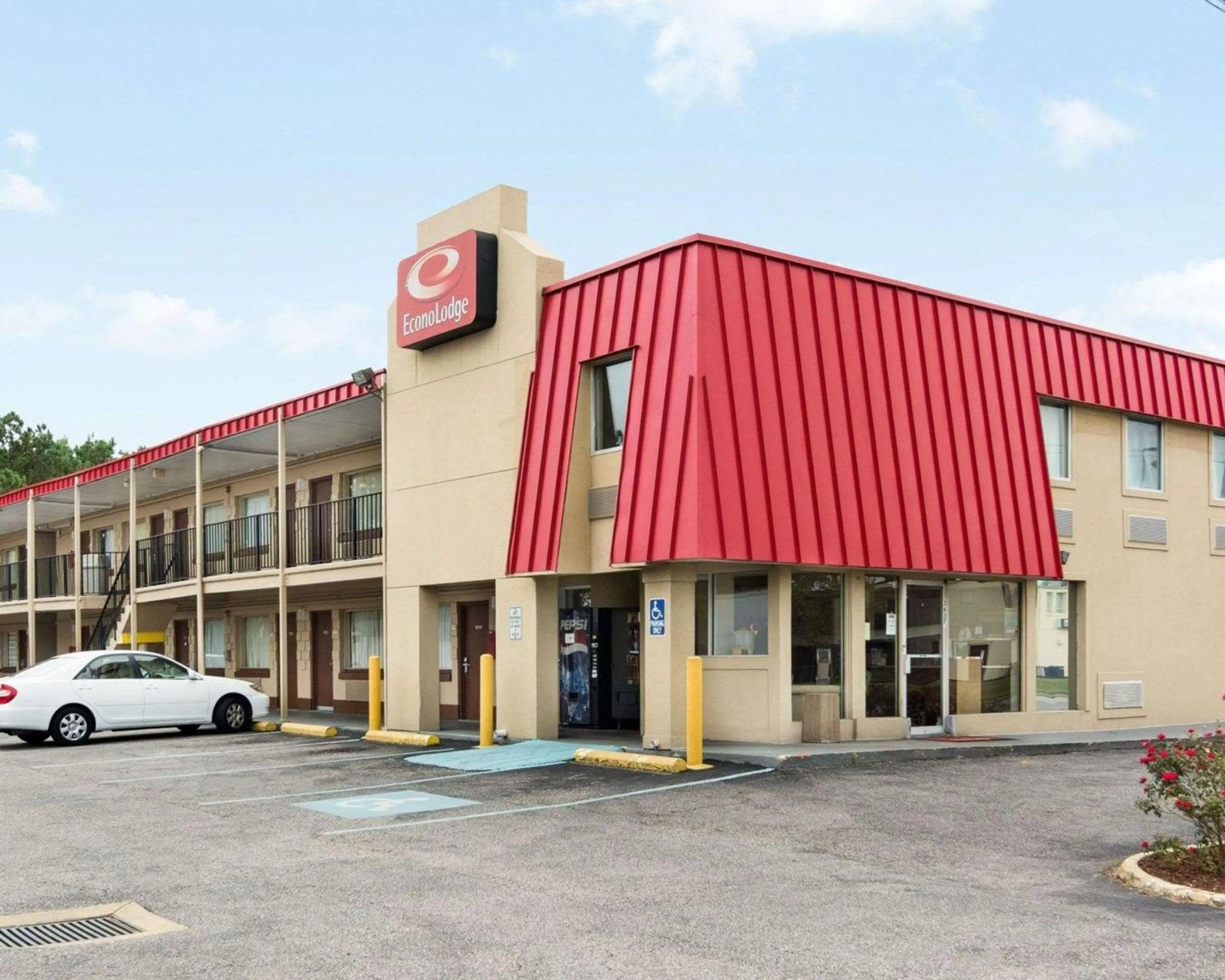 Property building in Econo Lodge Virginia Beach Town Center