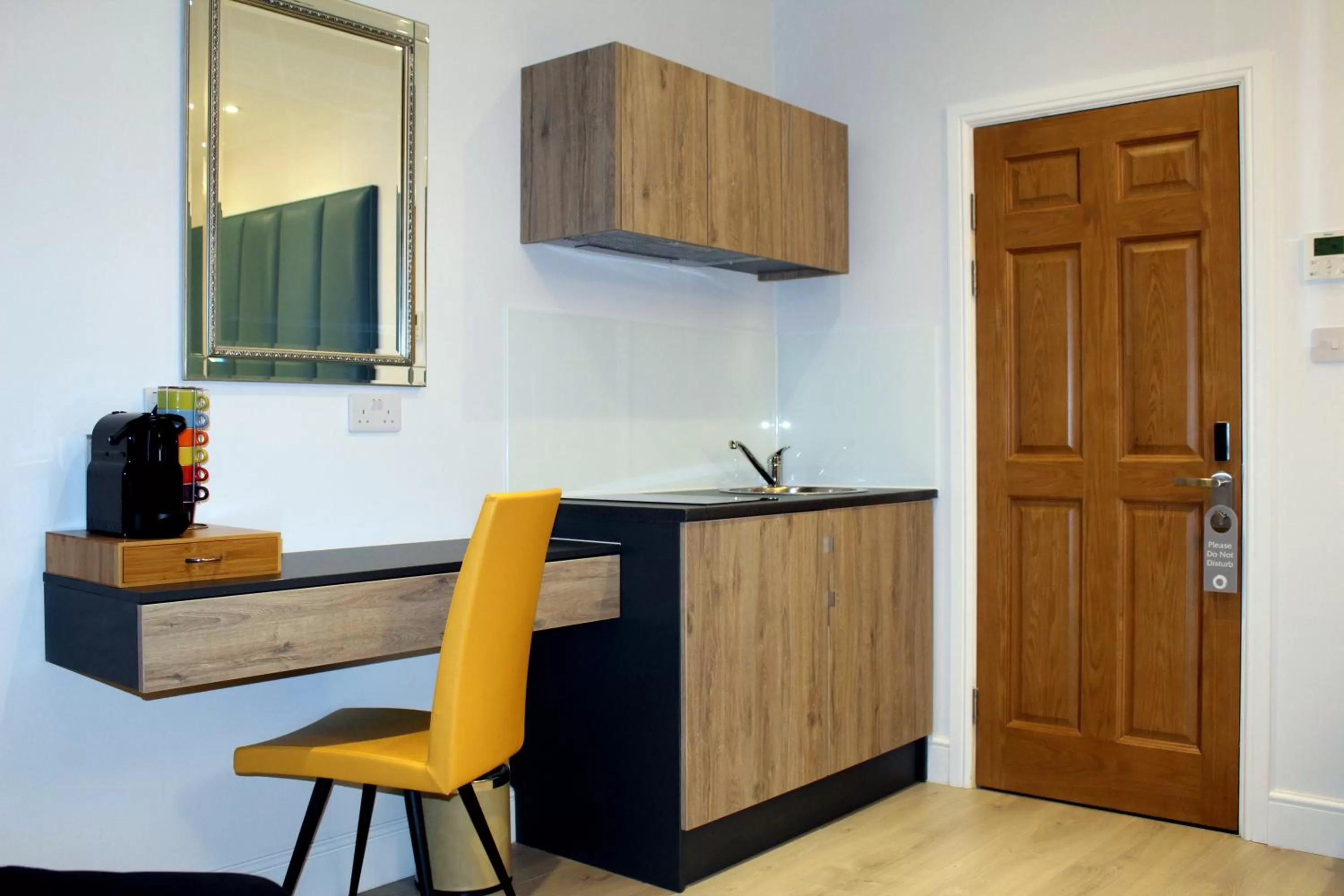 Coffee/tea facilities in 1 Craven Hill Gardens