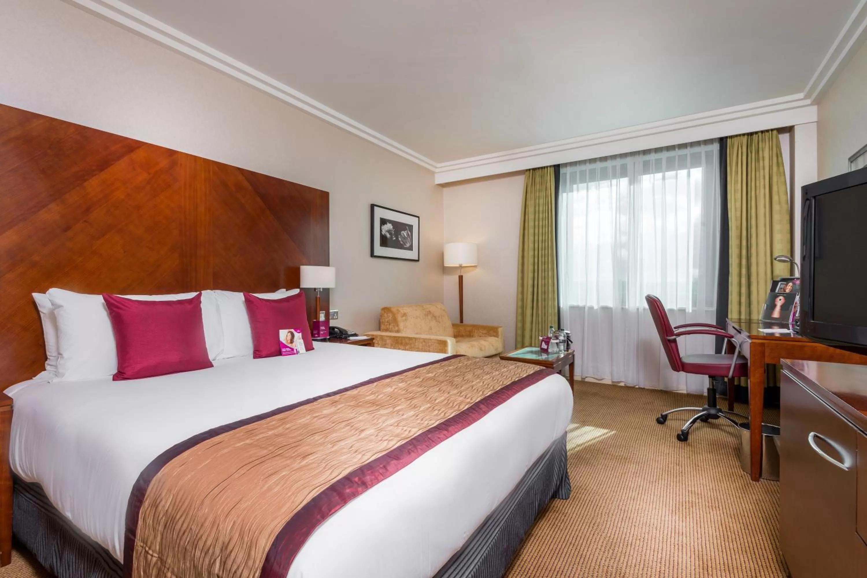 Photo of the whole room, Bed in Crowne Plaza Birmingham NEC by IHG