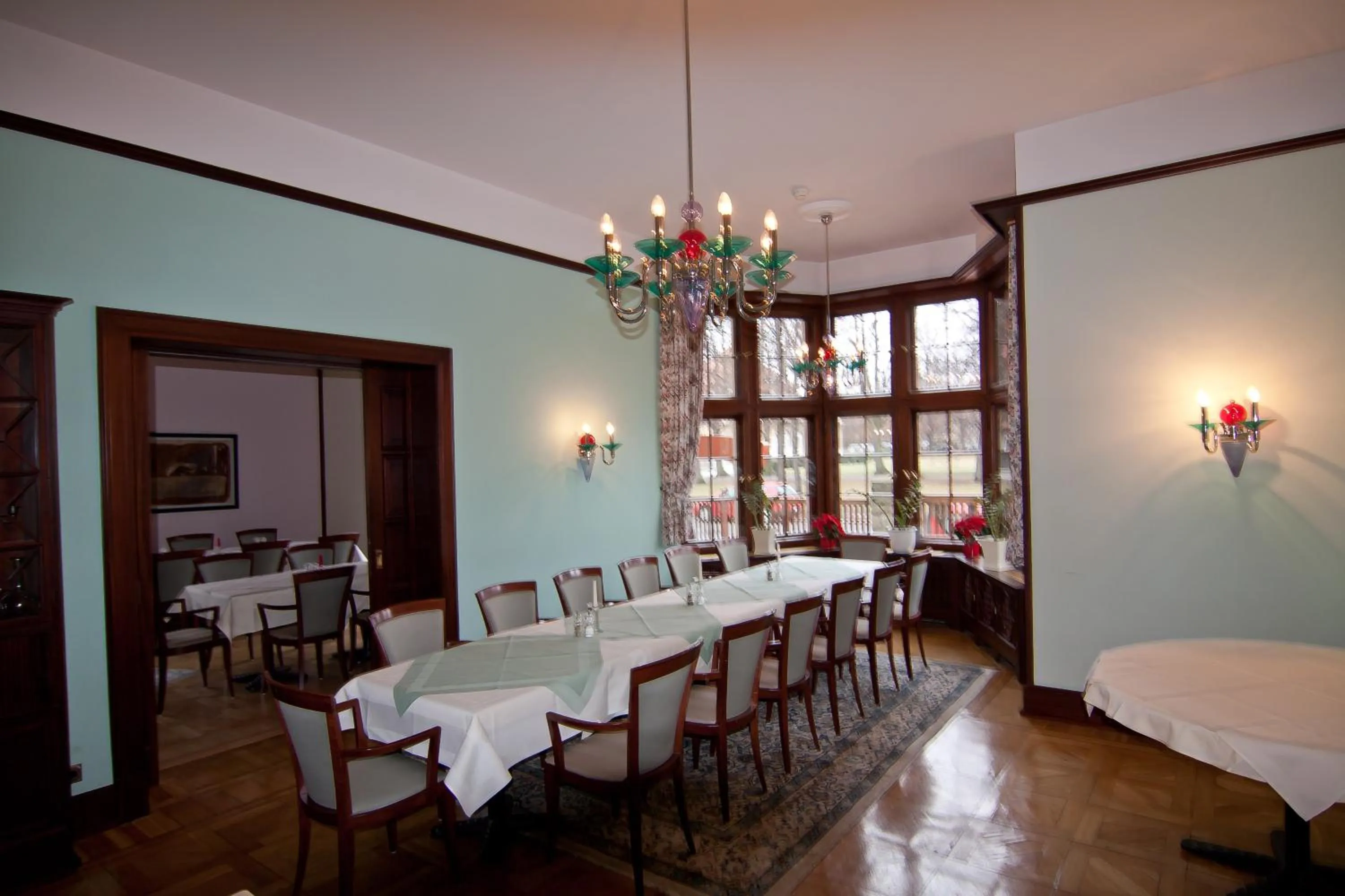 Restaurant/places to eat in Parkhotel Unter den Linden