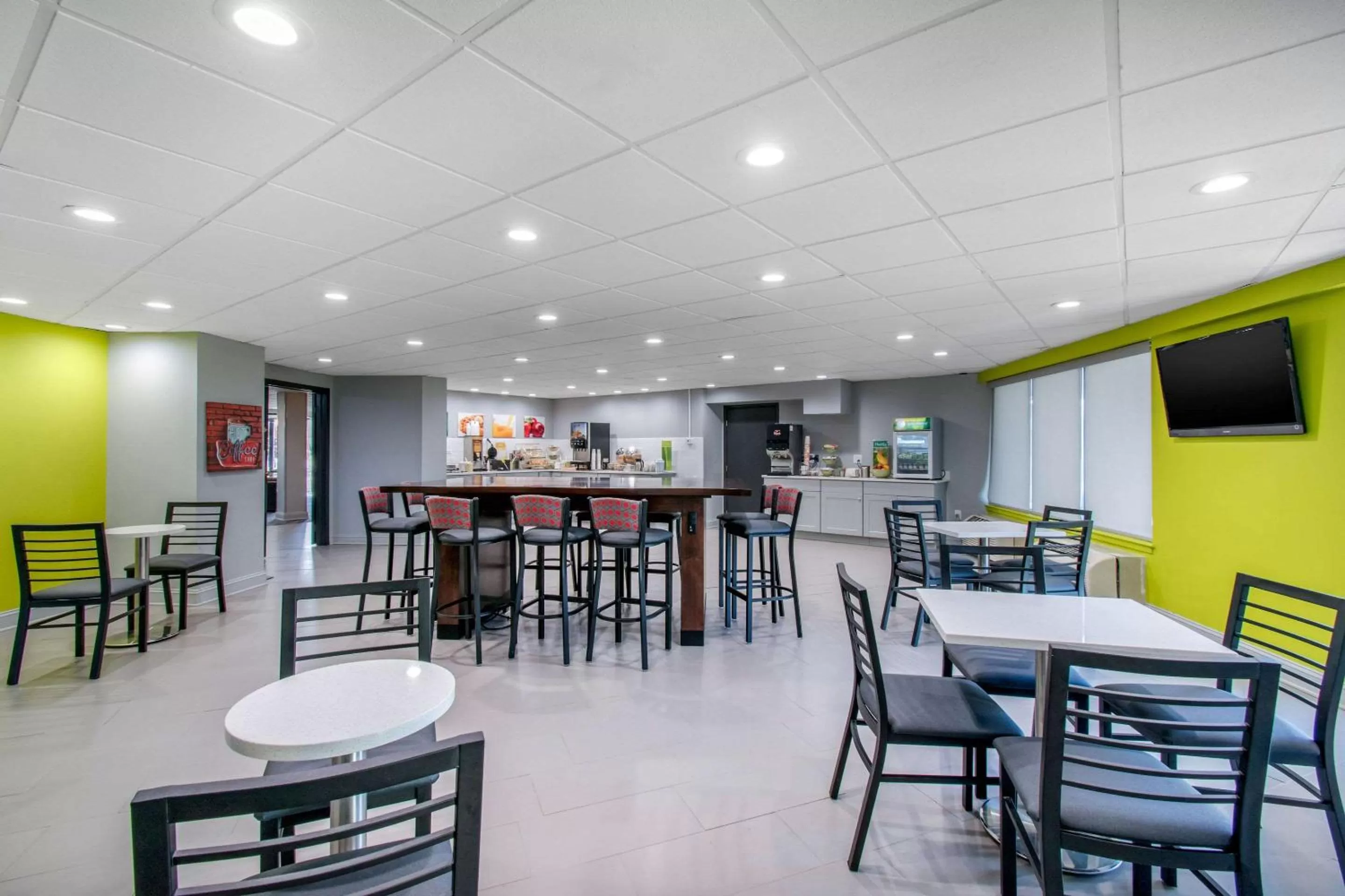 Restaurant/places to eat in Appalachian Hotel