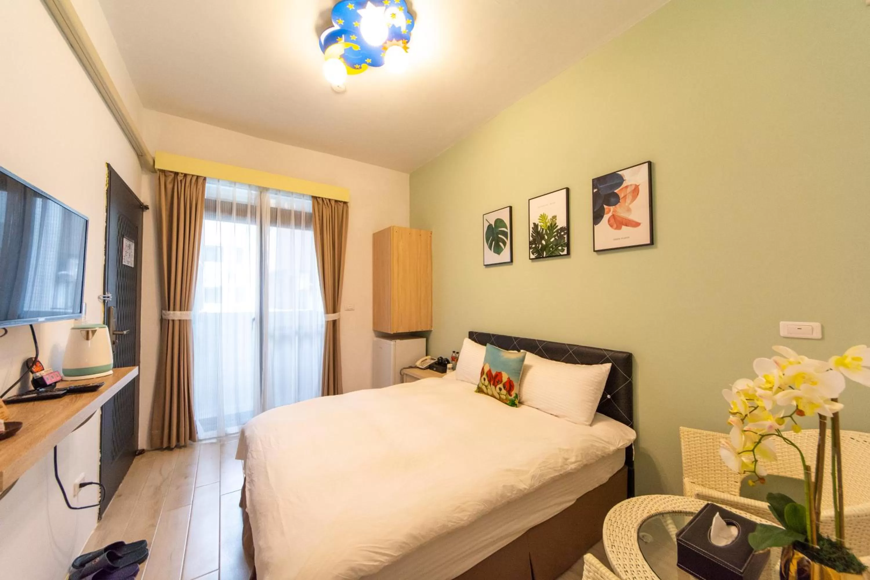 Decorative detail, Bed in Jinguann B&B