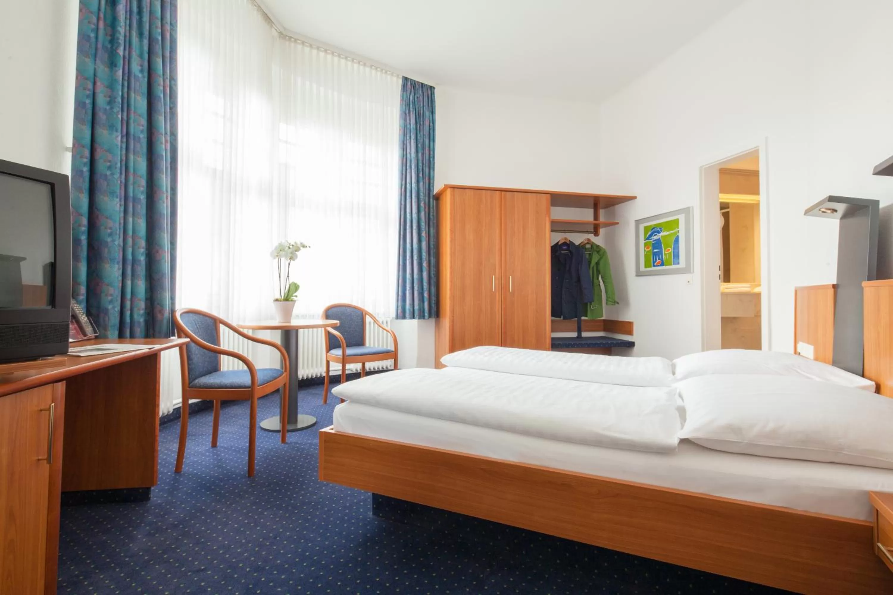 Photo of the whole room, Bed in Hotel Der Achtermann