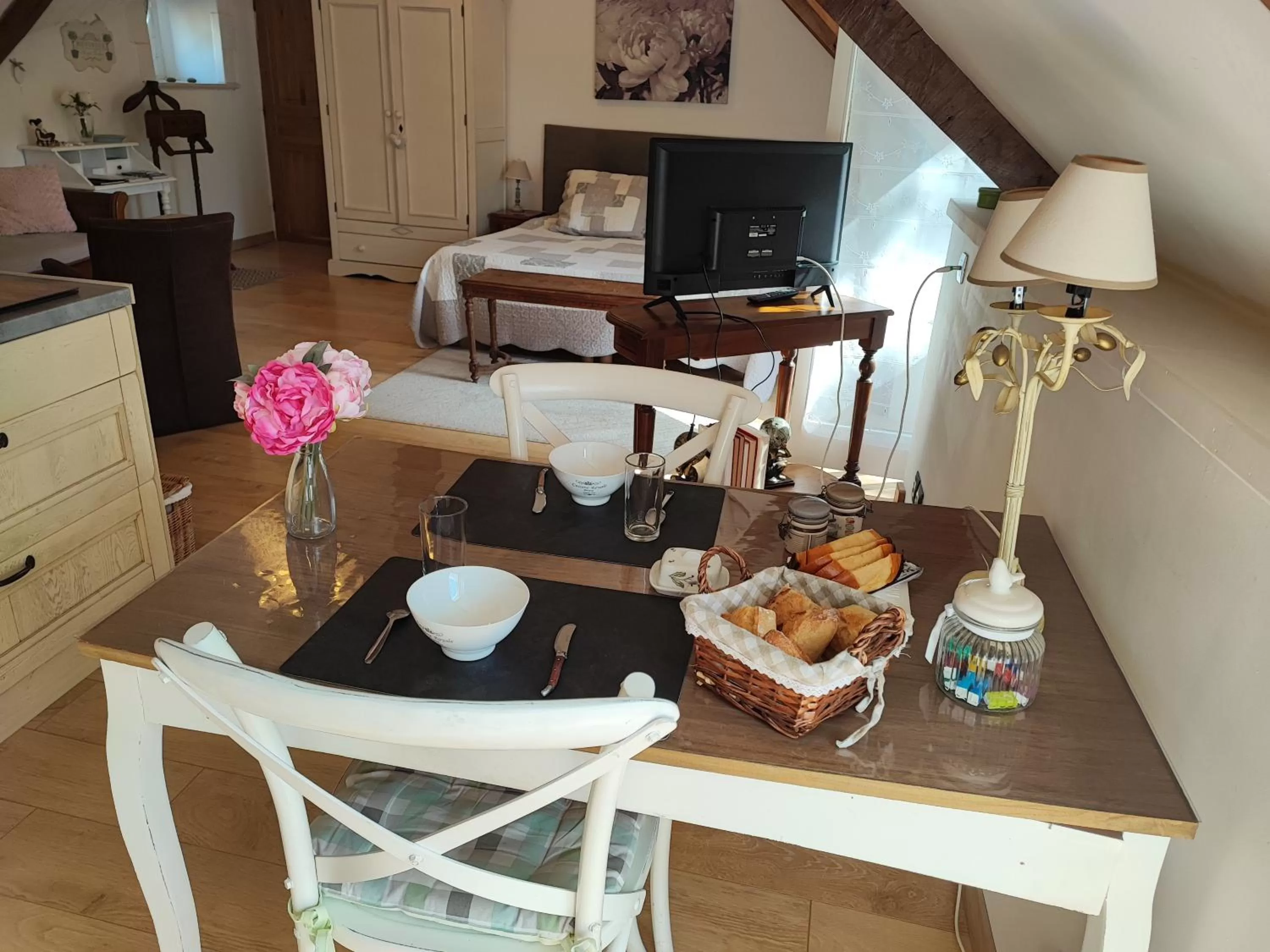 Dining area in Les Hortensias de Kerbarch