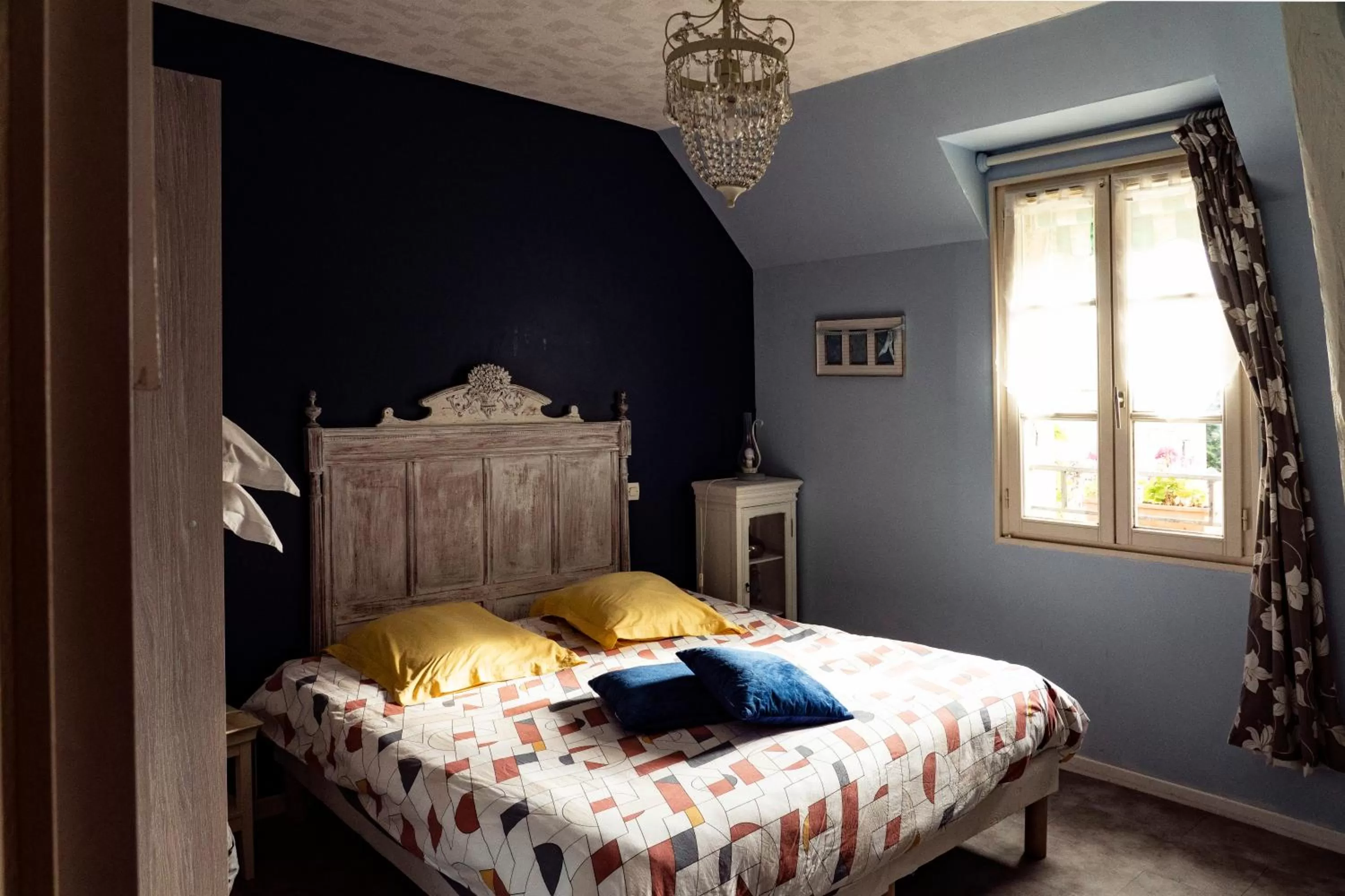 Photo of the whole room, Bed in Ma Gentilhommière