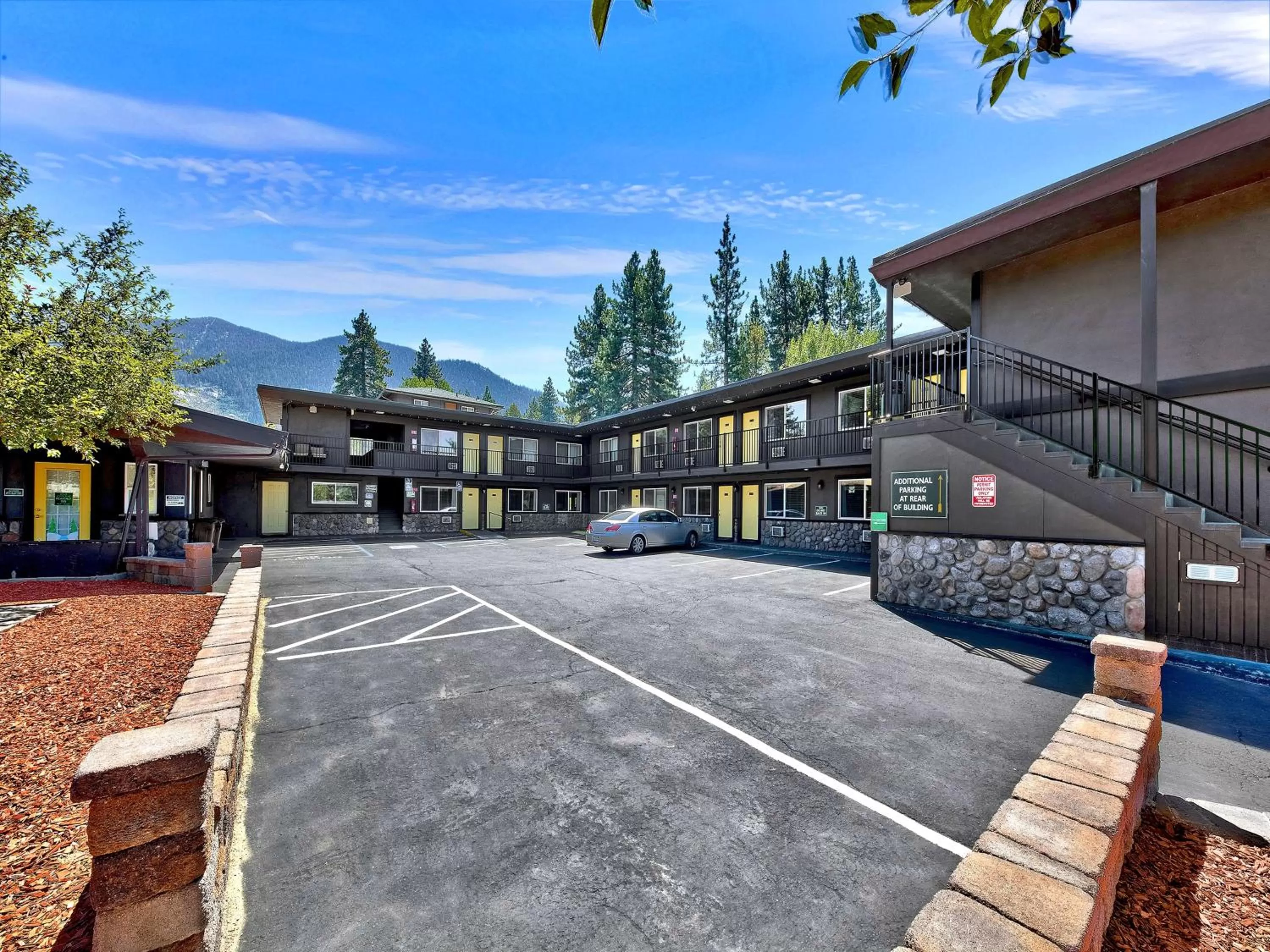 Property building in Secrets Inn Lake Tahoe