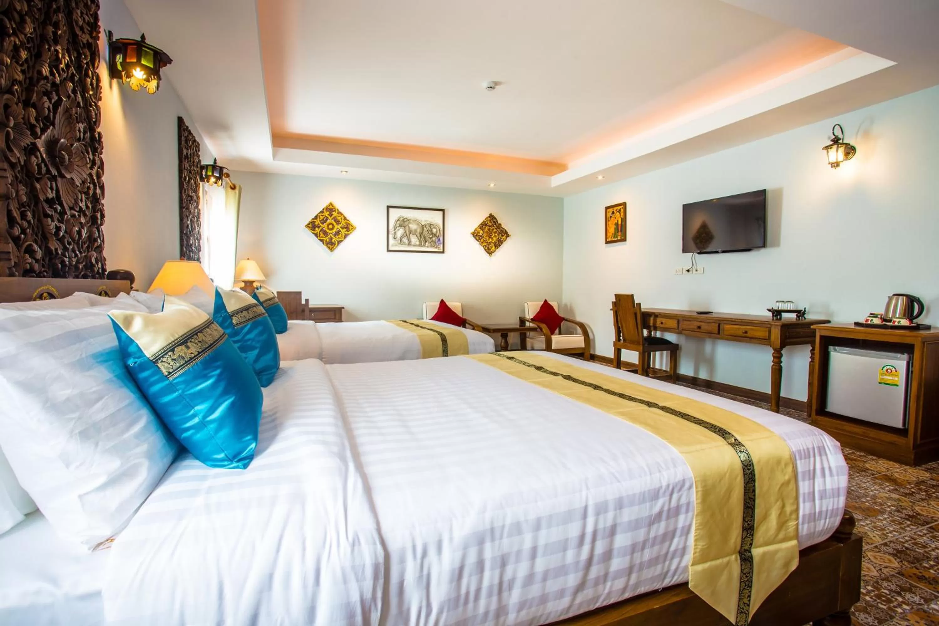 Bathroom, Bed in Pingdoi Hualin Boutique Hotel