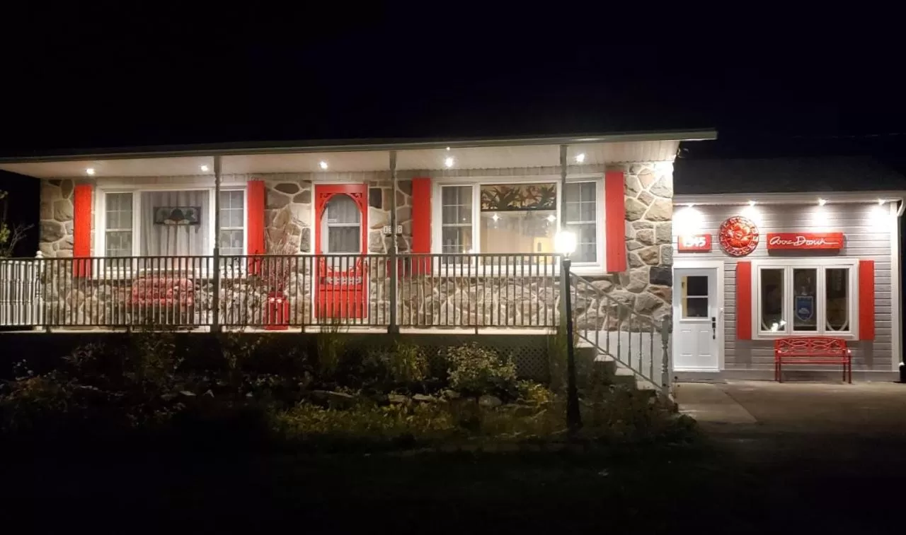 Night in Atelier Galerie Anne Drouin Peinture & Pension