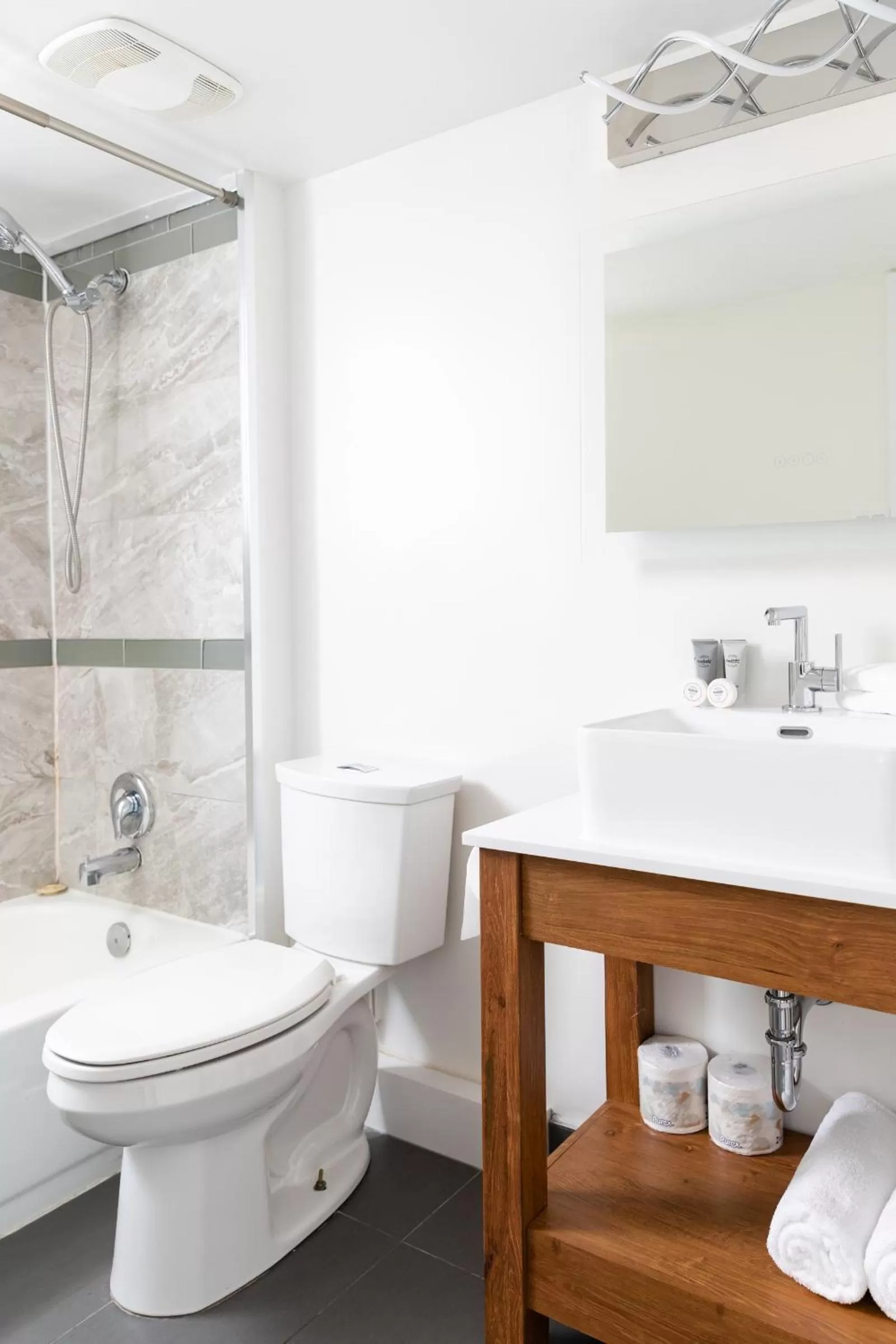 Bathroom in Pembroke Inn
