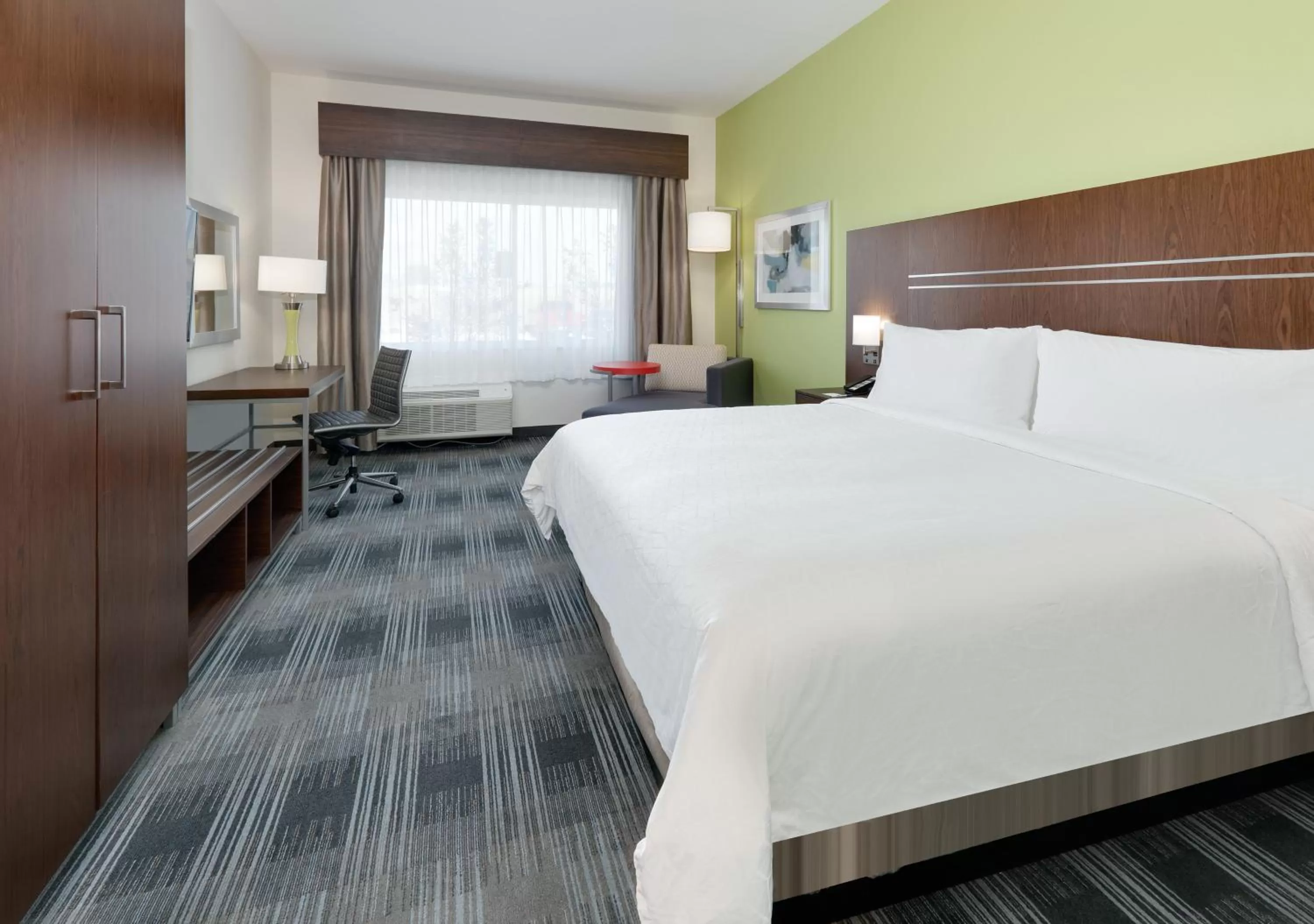 Photo of the whole room, Bed in Holiday Inn Express & Suites Dallas NW - Farmers Branch by IHG
