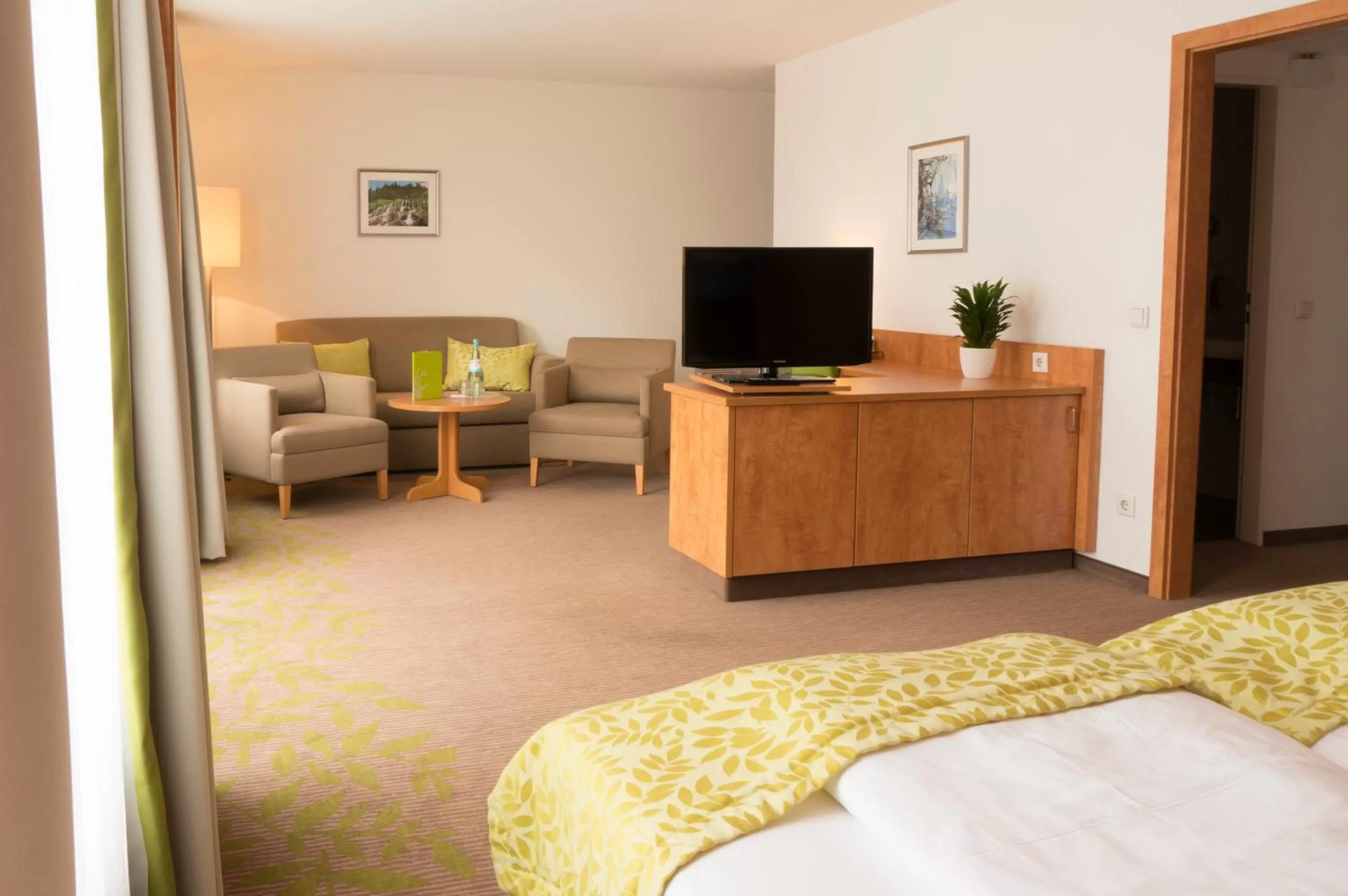 Photo of the whole room, Bed in Hotel Mingarden