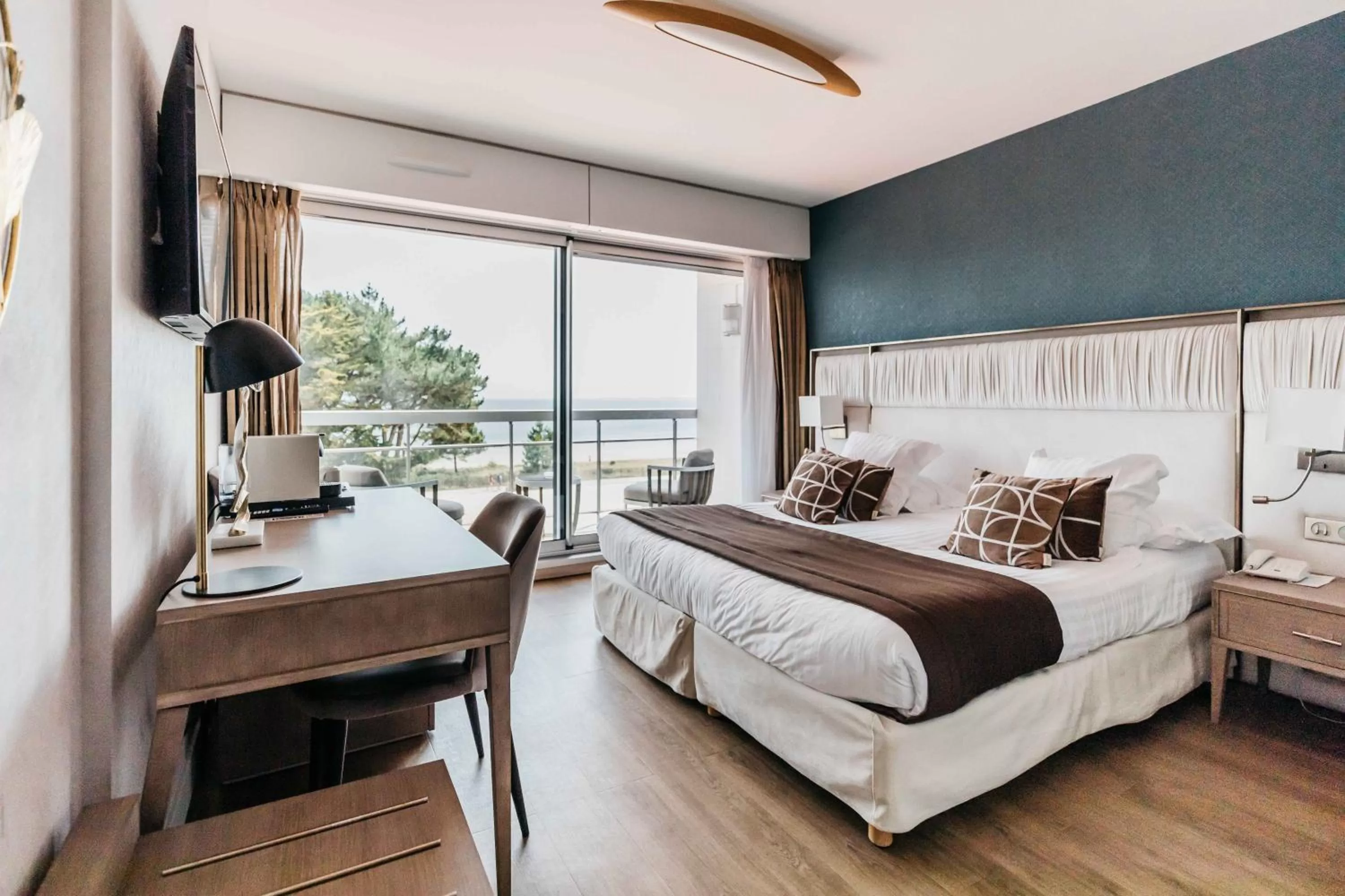 Bed in Le Diana Hôtel & Spa