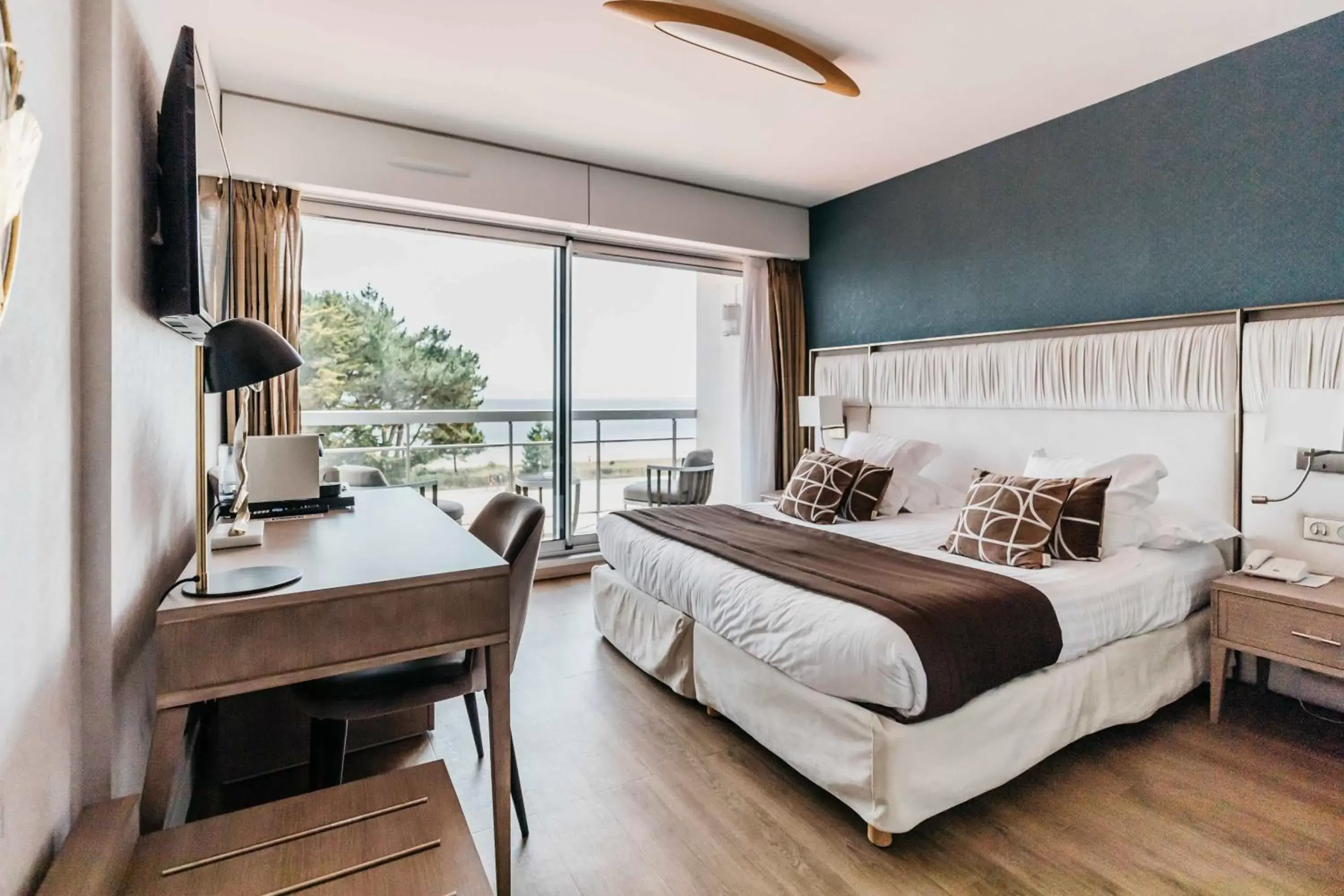 Superior Double Room with Panoramic Sea View in Le Diana Hôtel & Spa Superior Double Room with Panoramic Sea View in Le Diana Hôtel & Spa