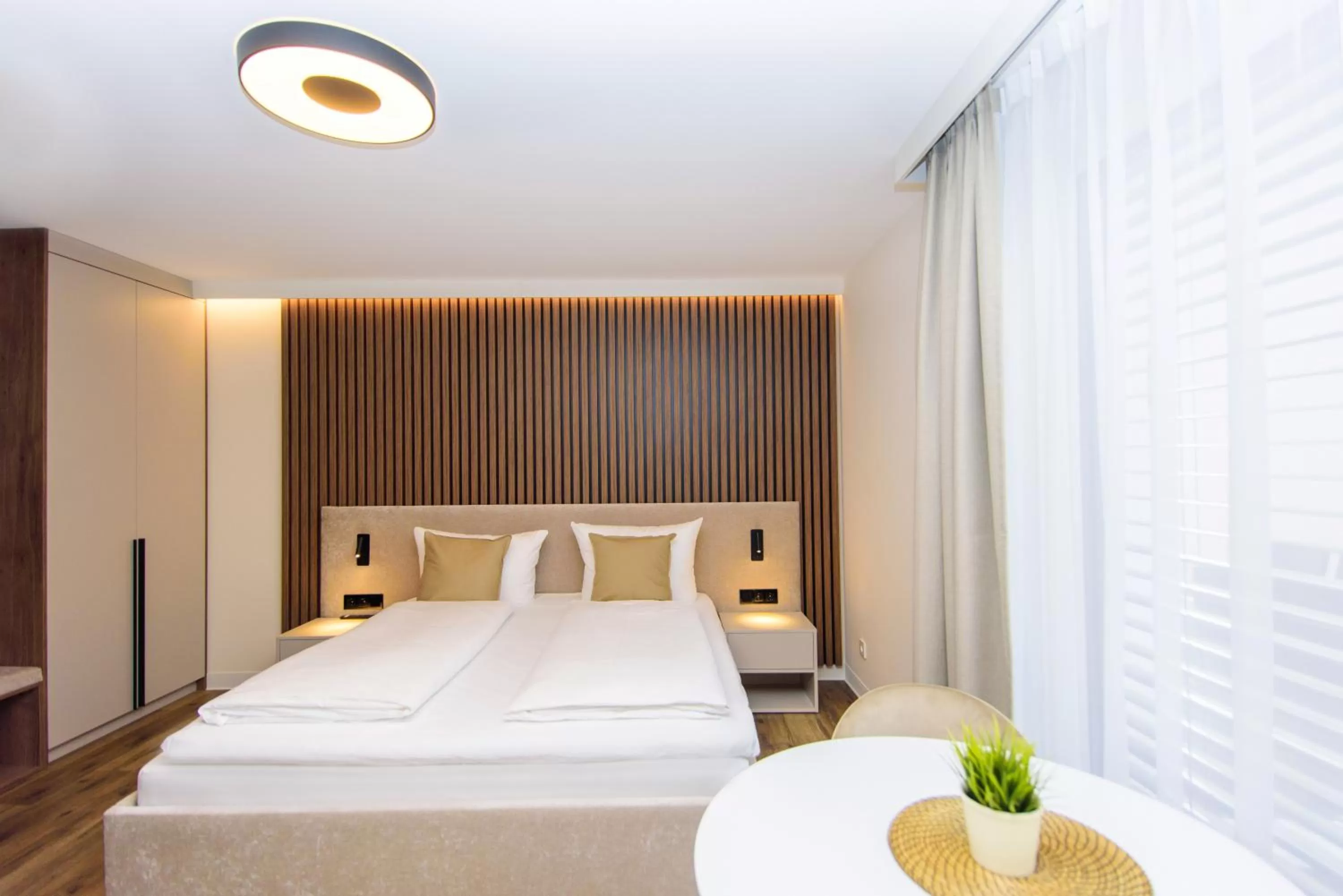 Hotel TwentyFour Living