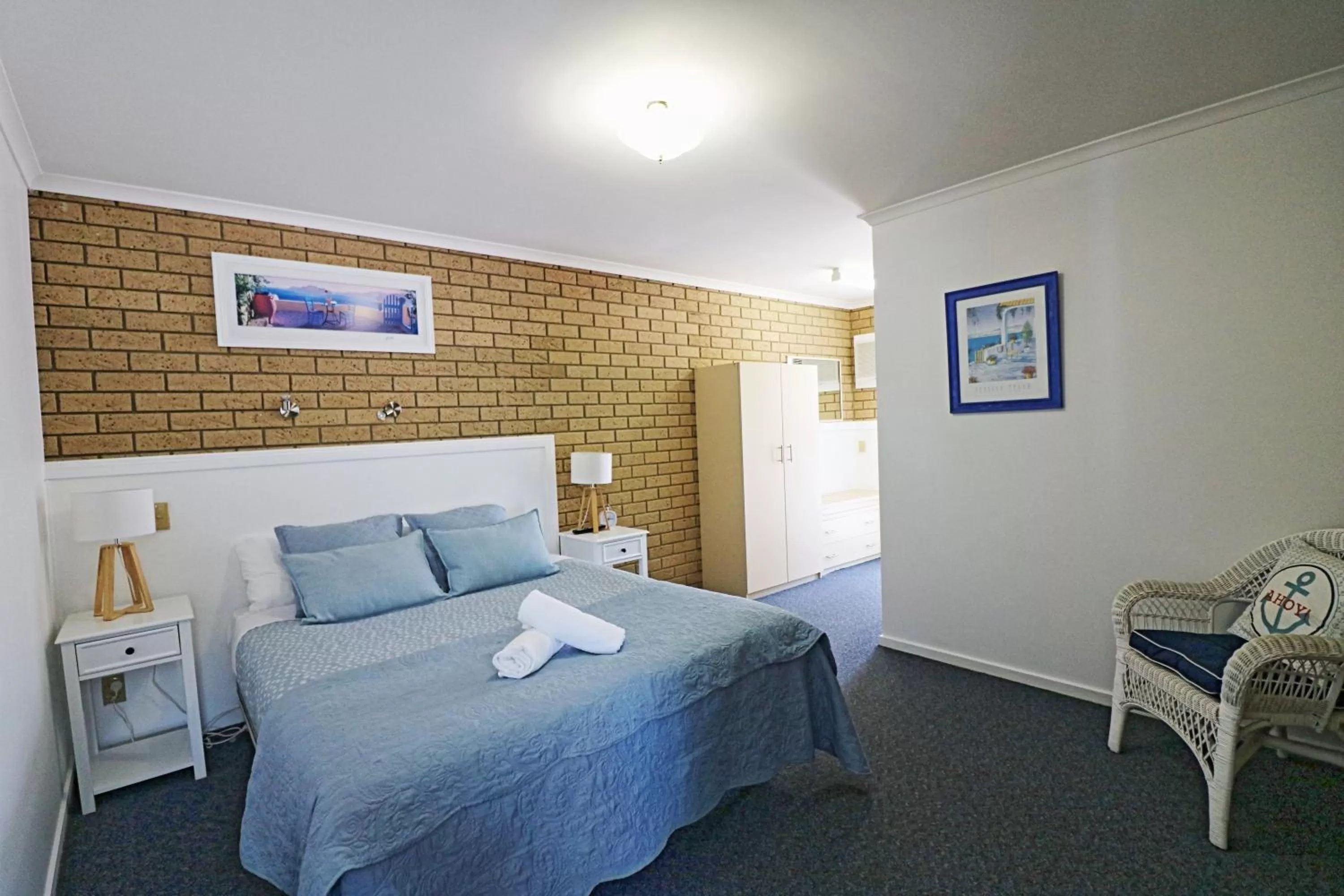 Bedroom, Bed in Aquarius Merimbula