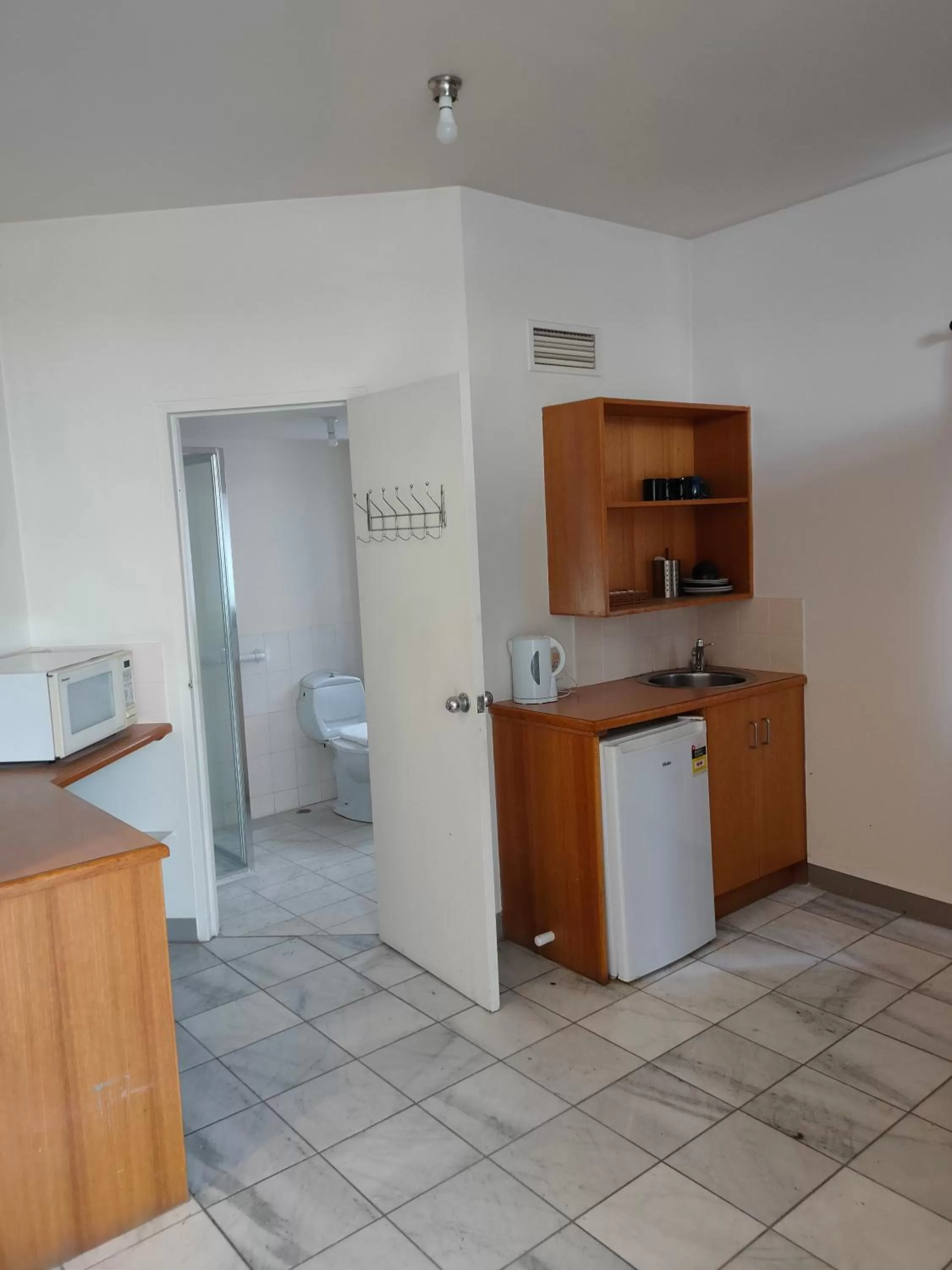 Kitchen or kitchenette in Harringtons102