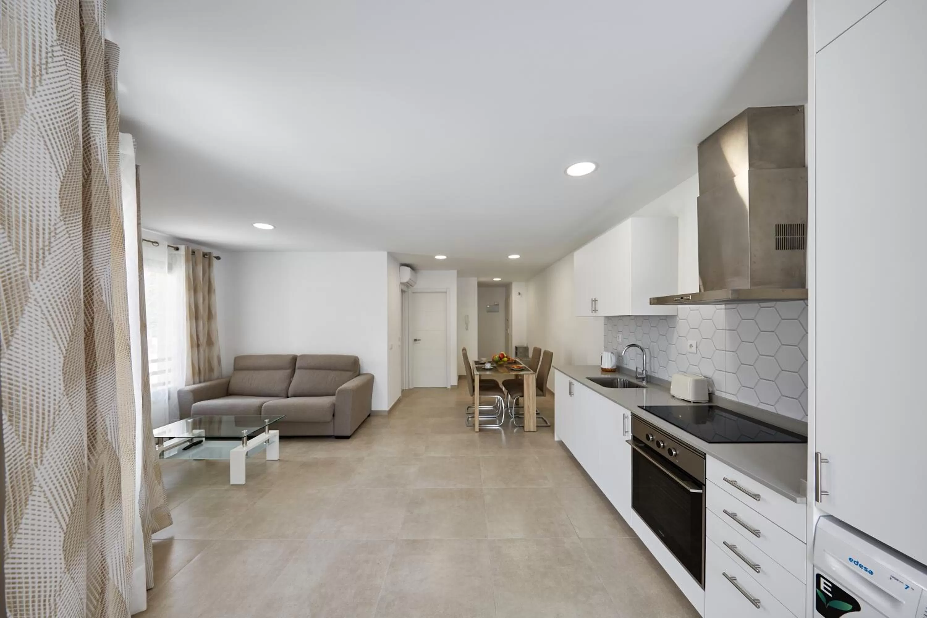 Kitchen or kitchenette in Sonrisa Deluxe Apartments, Levante