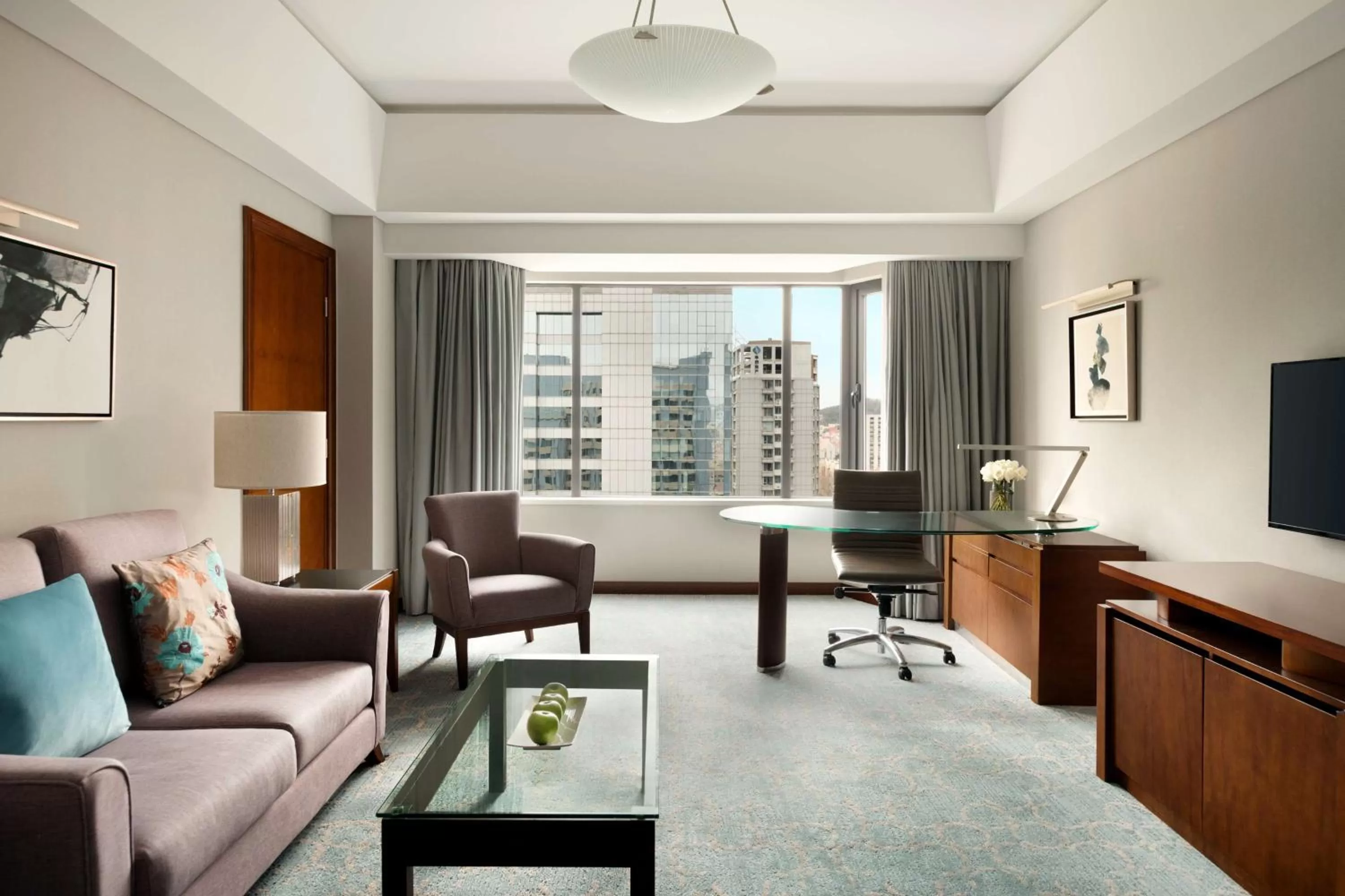 Photo of the whole room in Shangri-La Qingdao