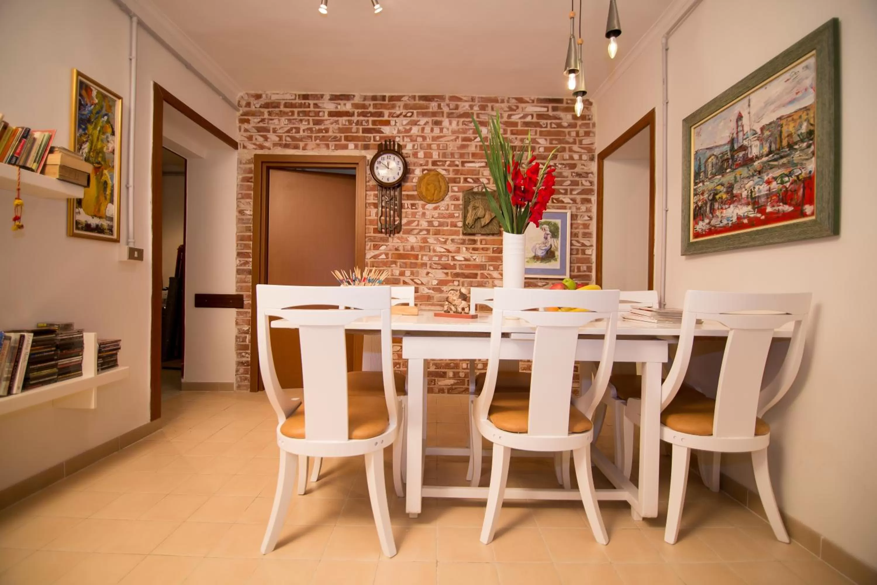 Communal lounge/ TV room, Dining Area in B&B Artistic Tirana