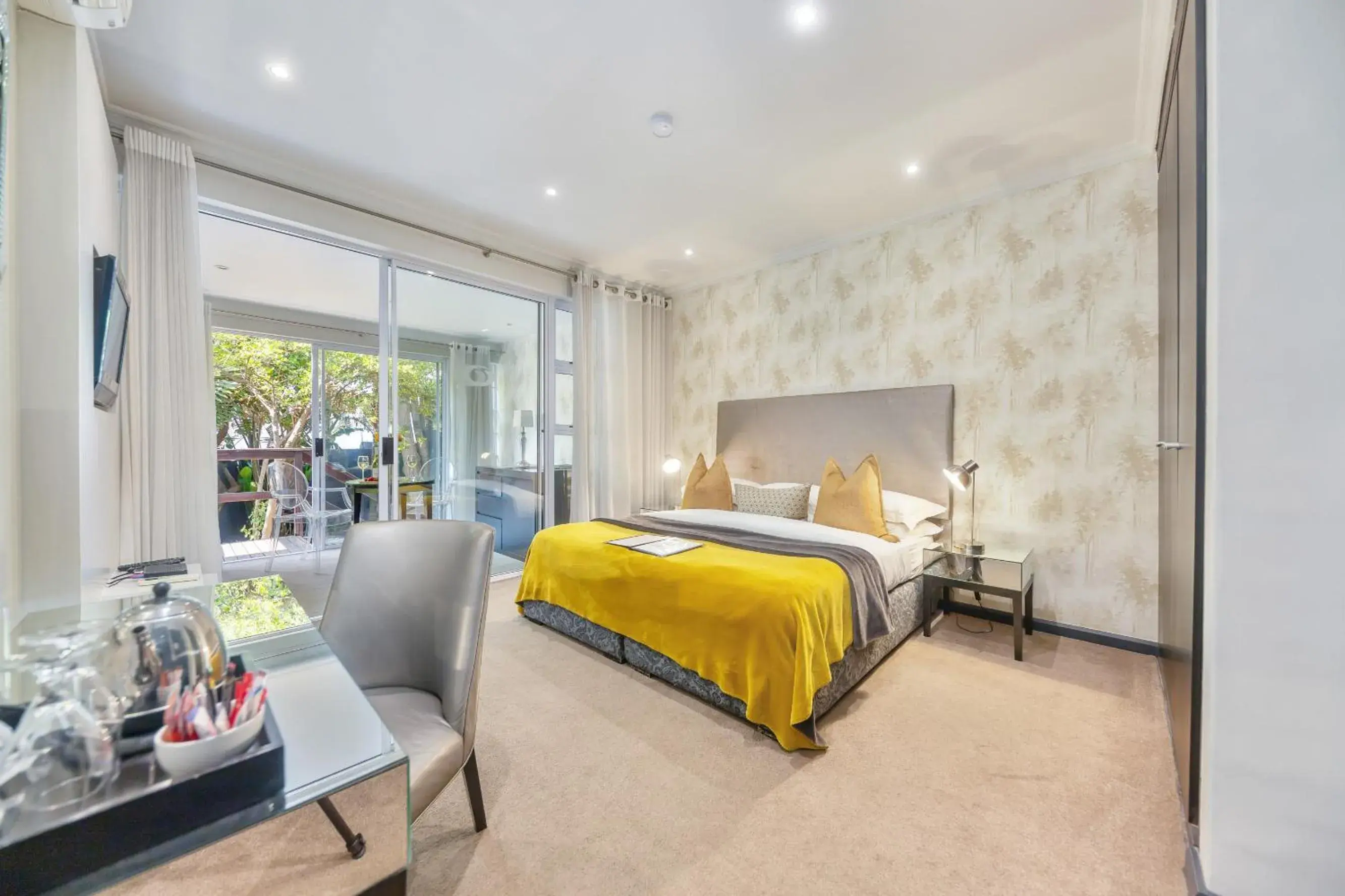 Deluxe Double or Twin Room with Garden View in O on Kloof Boutique Hotel & Spa Deluxe Double or Twin Room with Garden View in O on Kloof Boutique Hotel & Spa