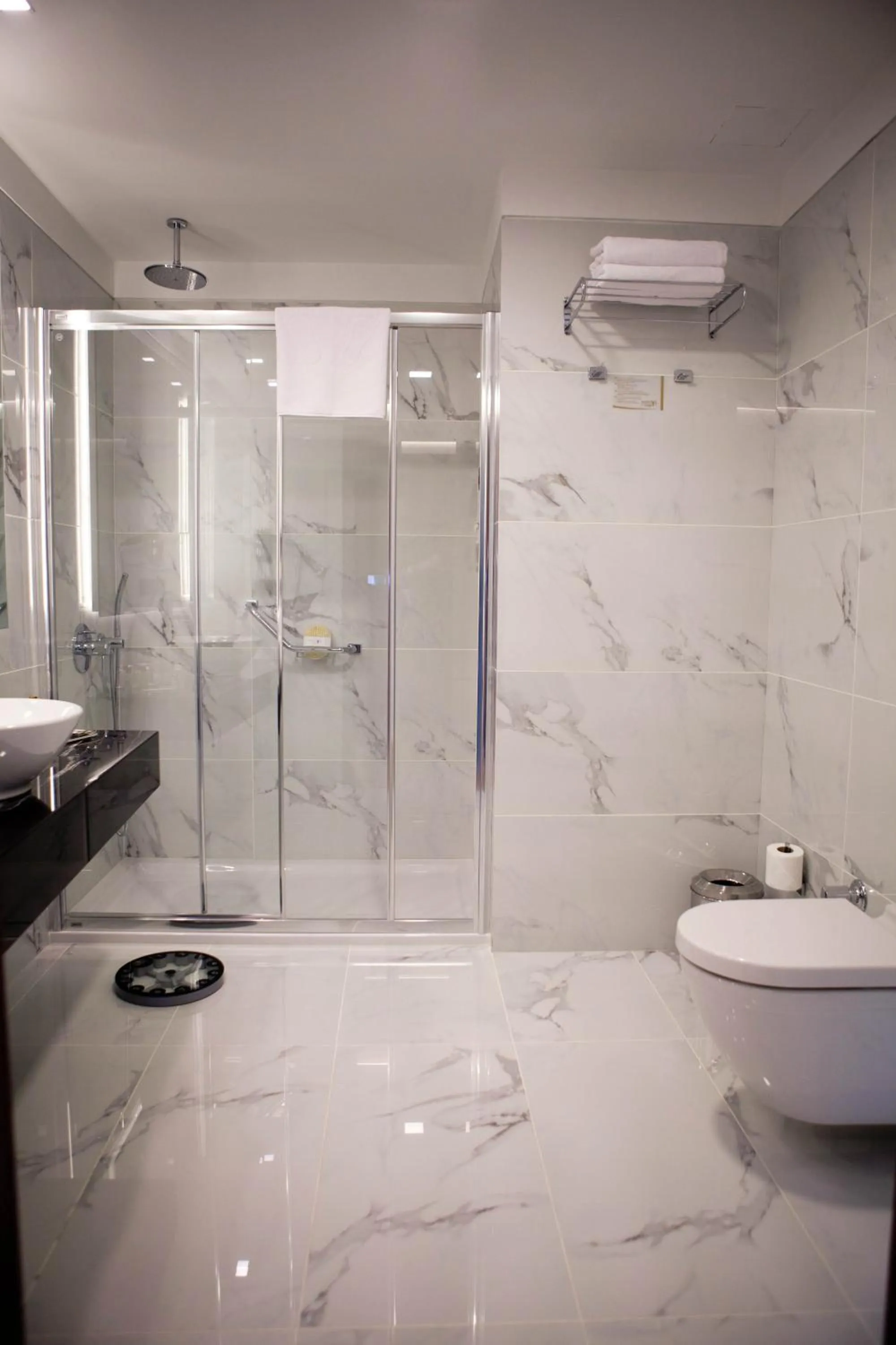 Shower in Innova Sultanahmet Istanbul