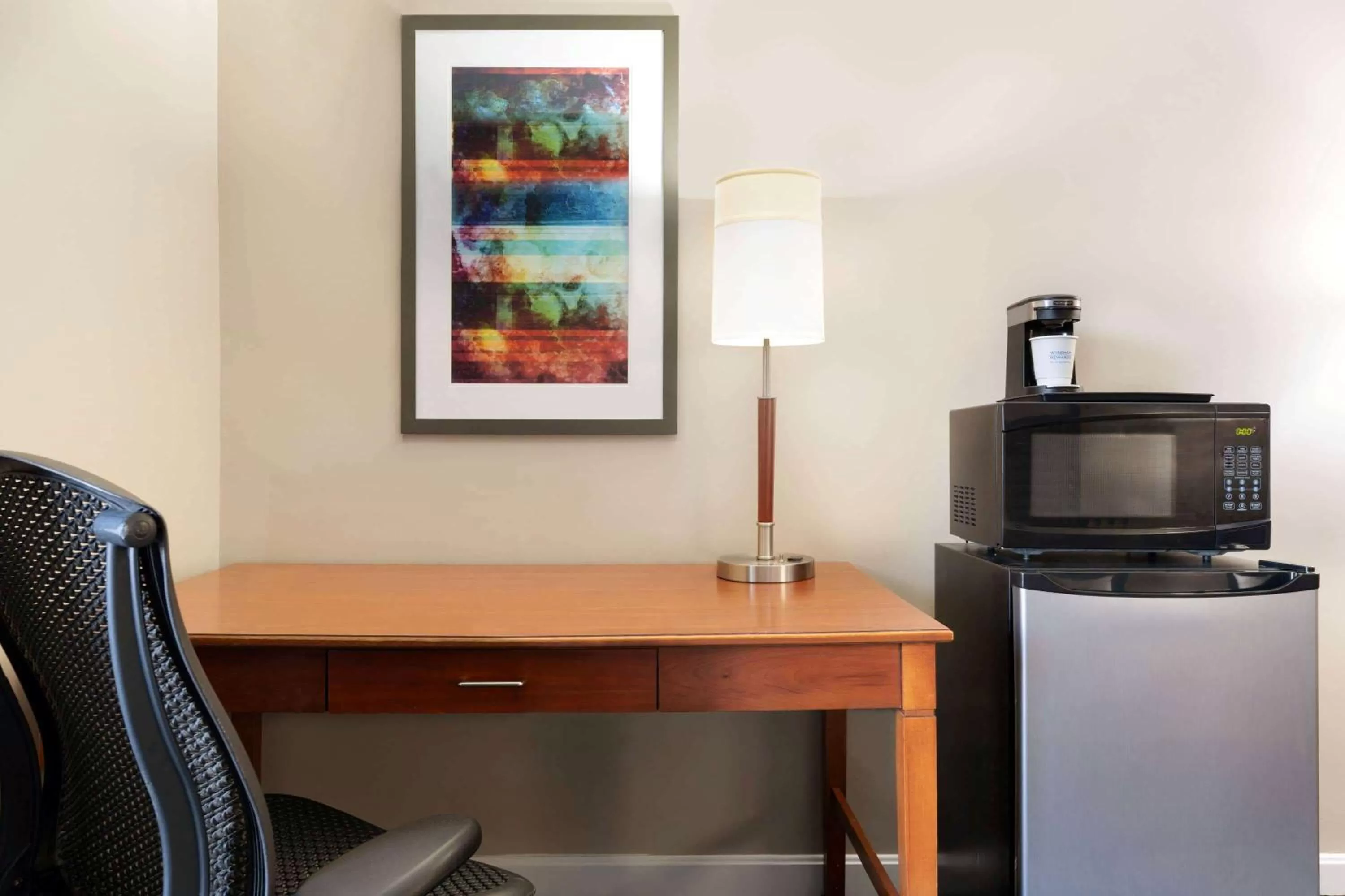 Photo of the whole room in Super 8 by Wyndham West Greenwich/Providence