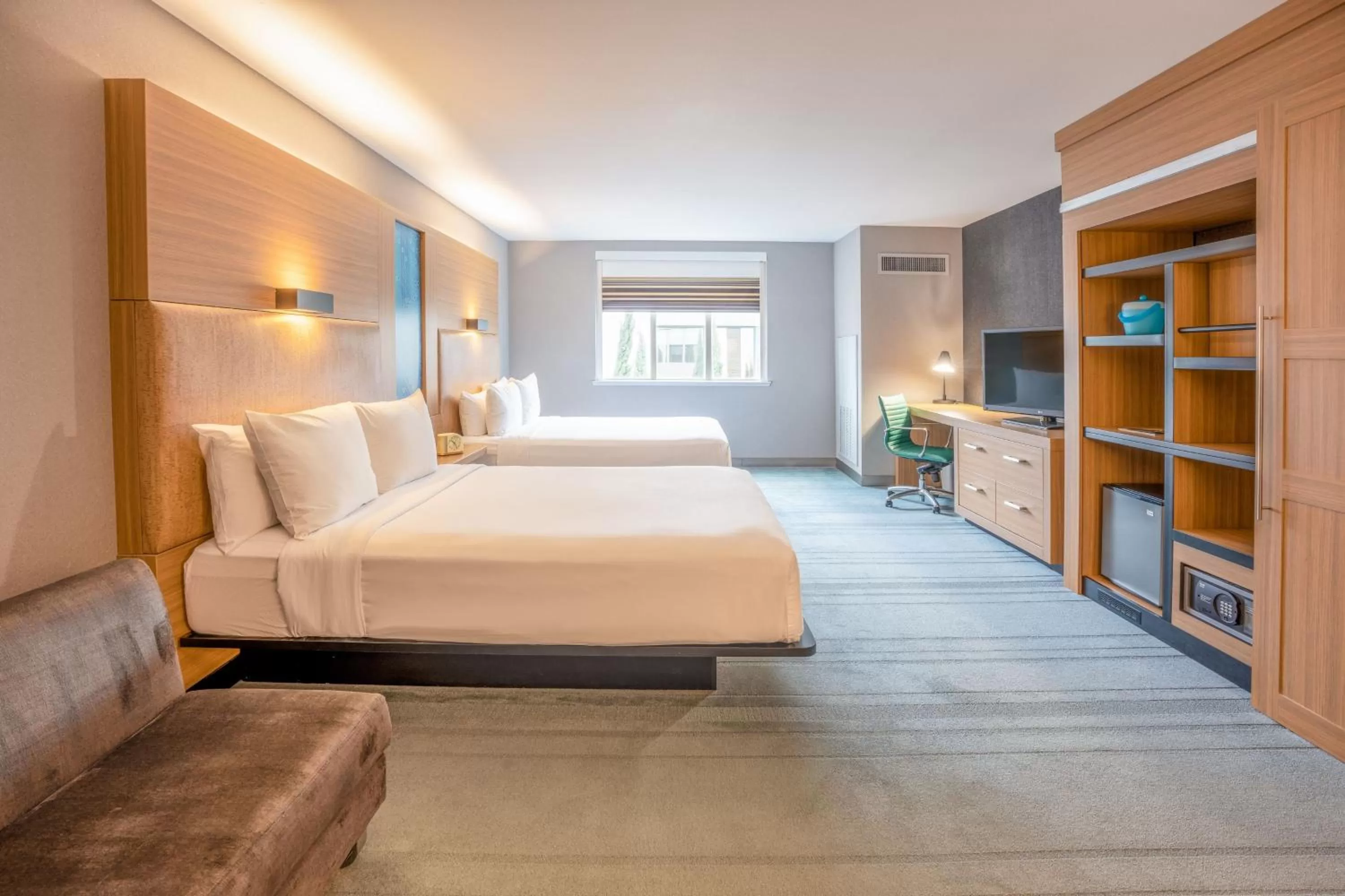 Photo of the whole room, Bed in Aloft Cupertino