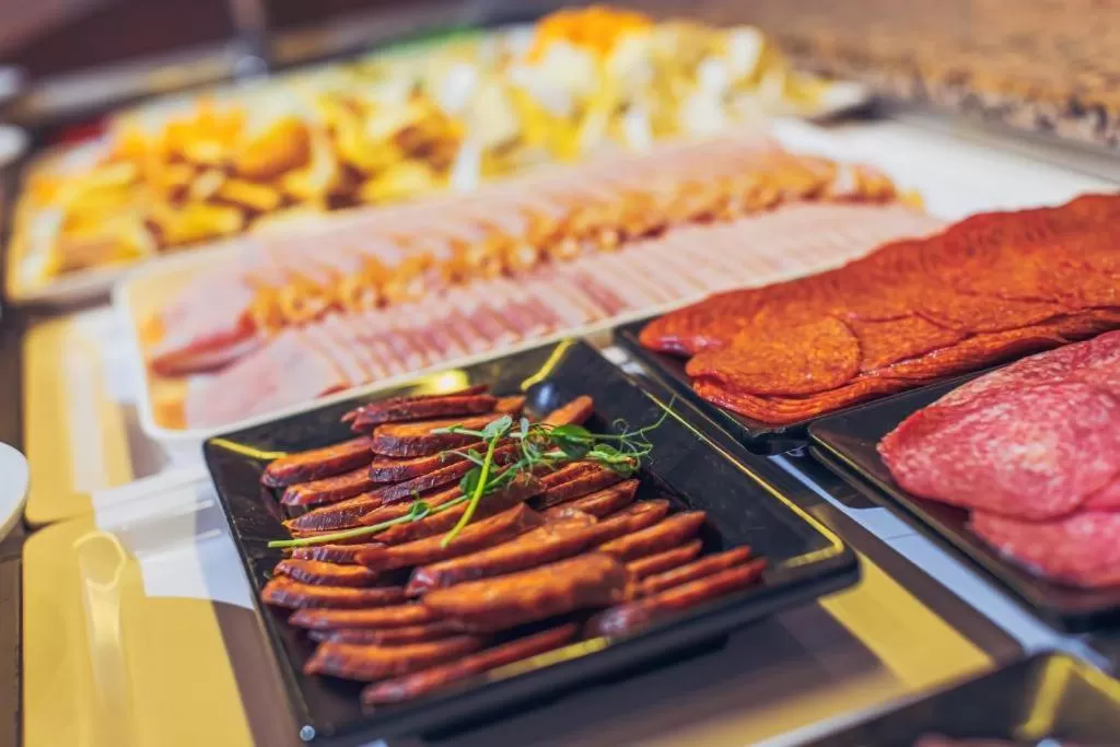 Restaurant/places to eat in Hotel Corvin