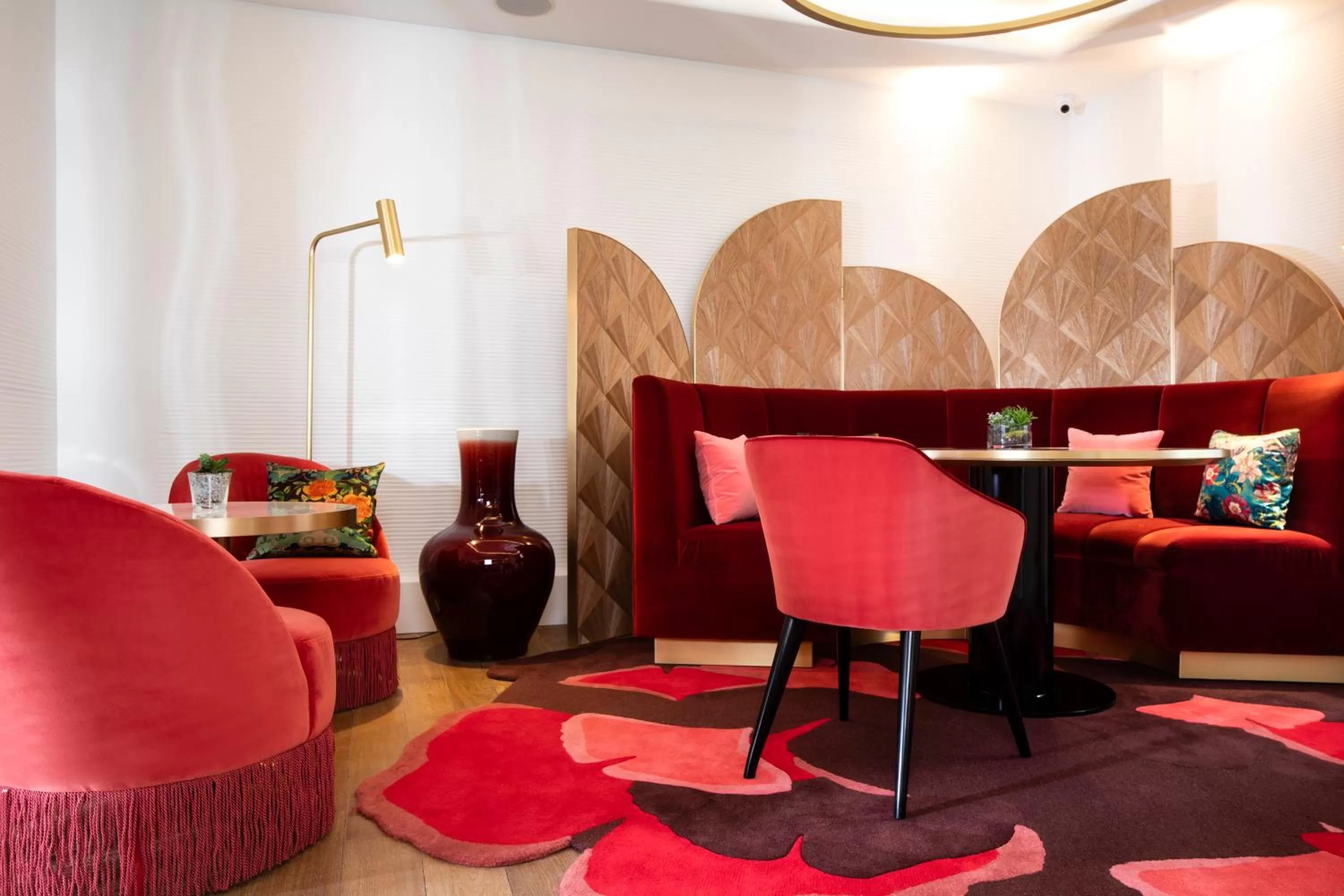 Living room in Hôtel Victor Hugo Paris Kléber