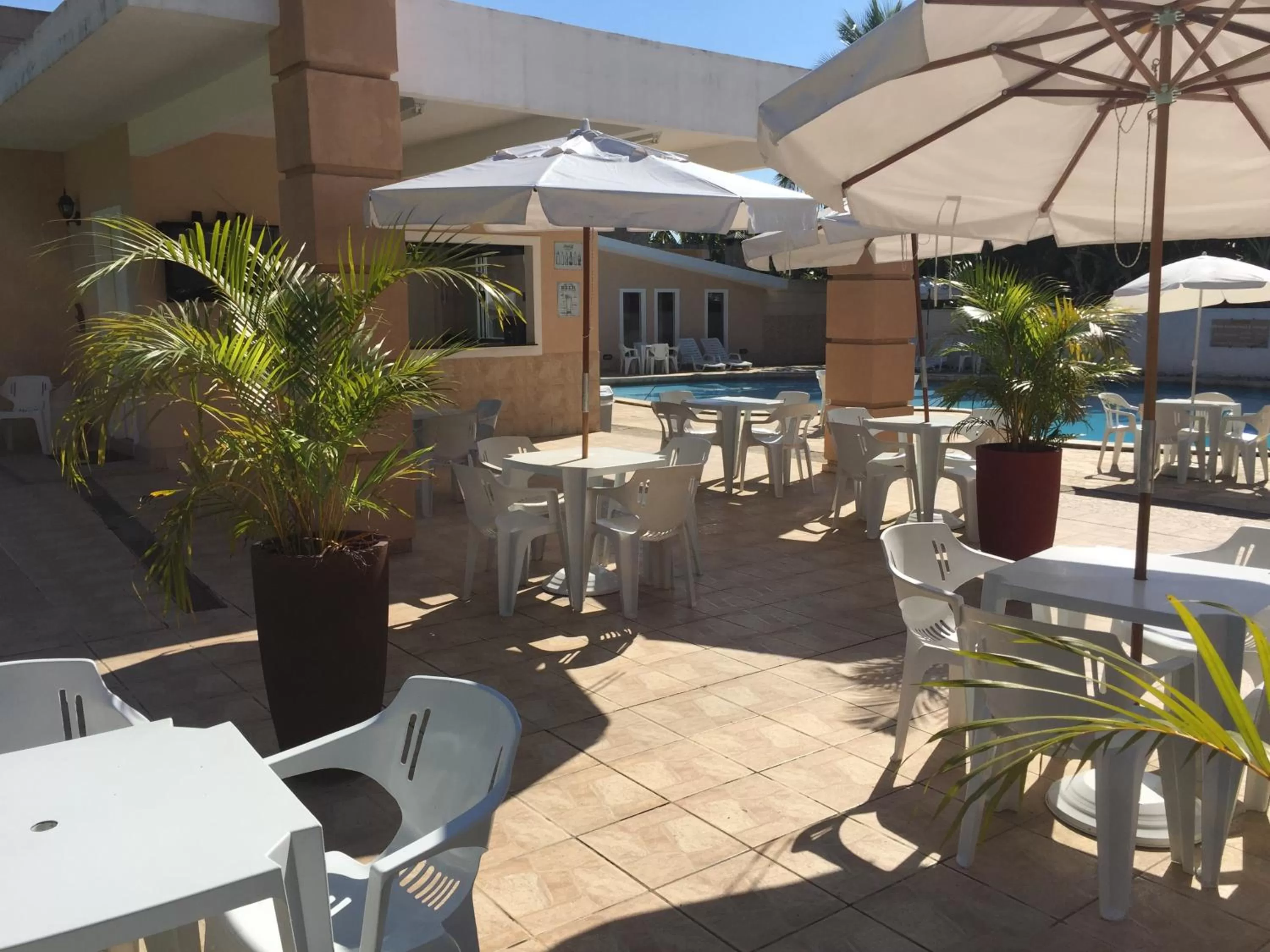 Patio, Restaurant/Places to Eat in Hotel La Ponsa Itatiaia